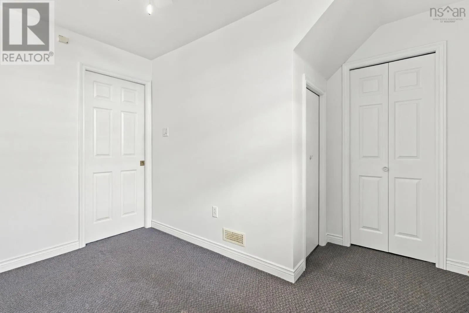 8 Rodney Road