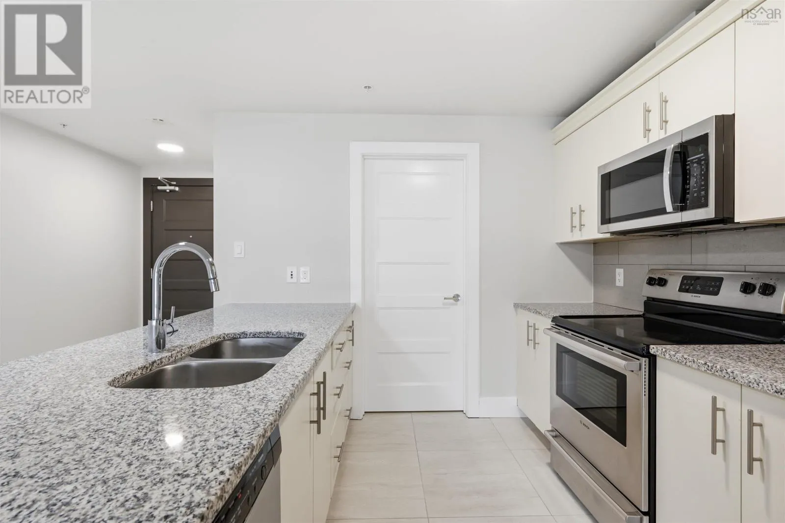 306 15 Kings Wharf Place