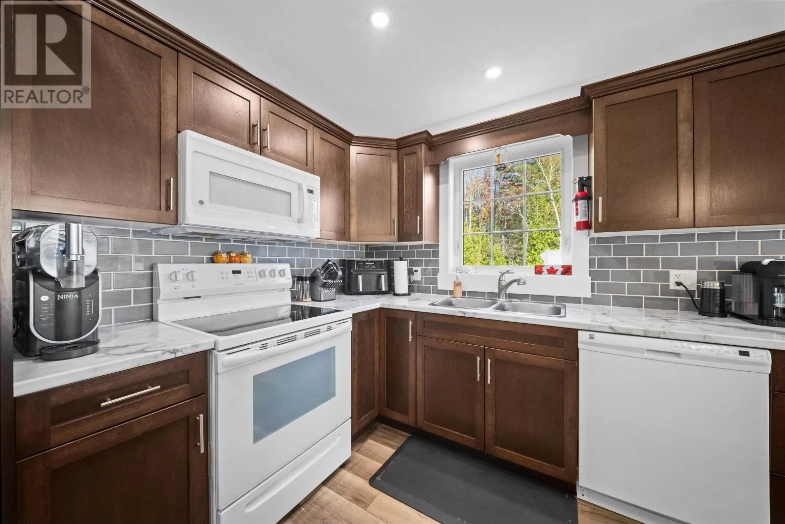 879 Ellerslie Road