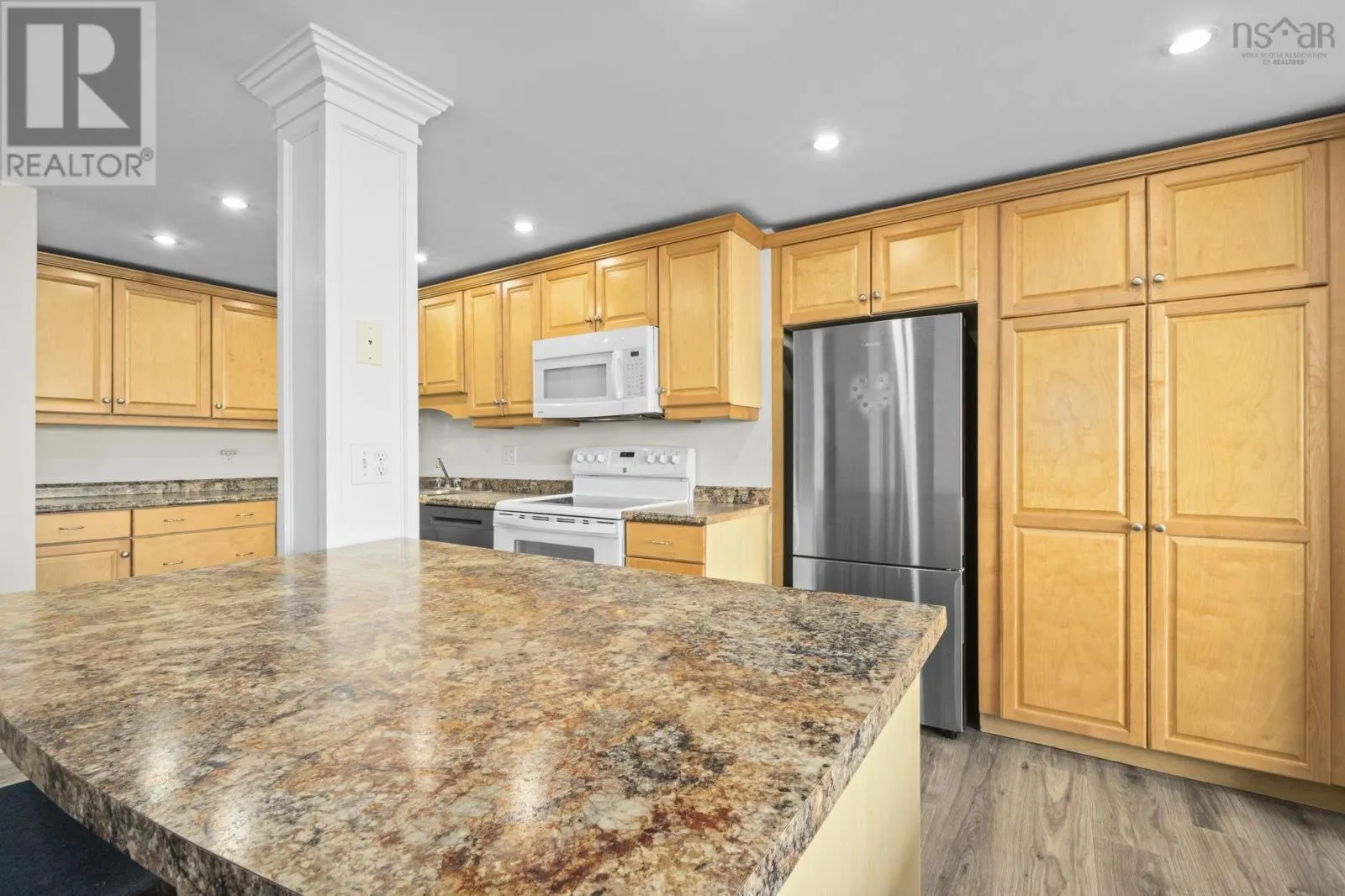 1003 6369 Coburg Road