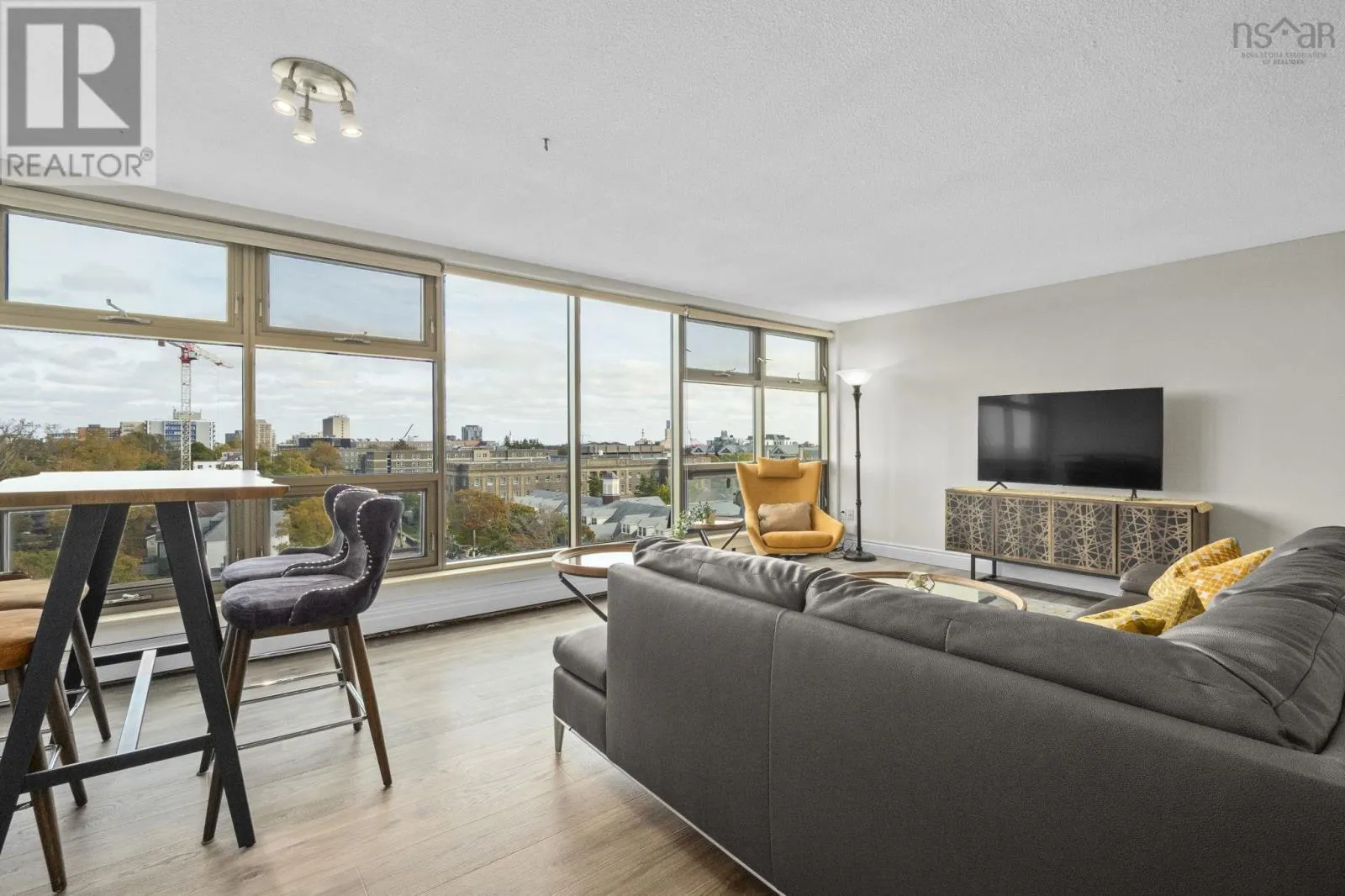 1003 6369 Coburg Road