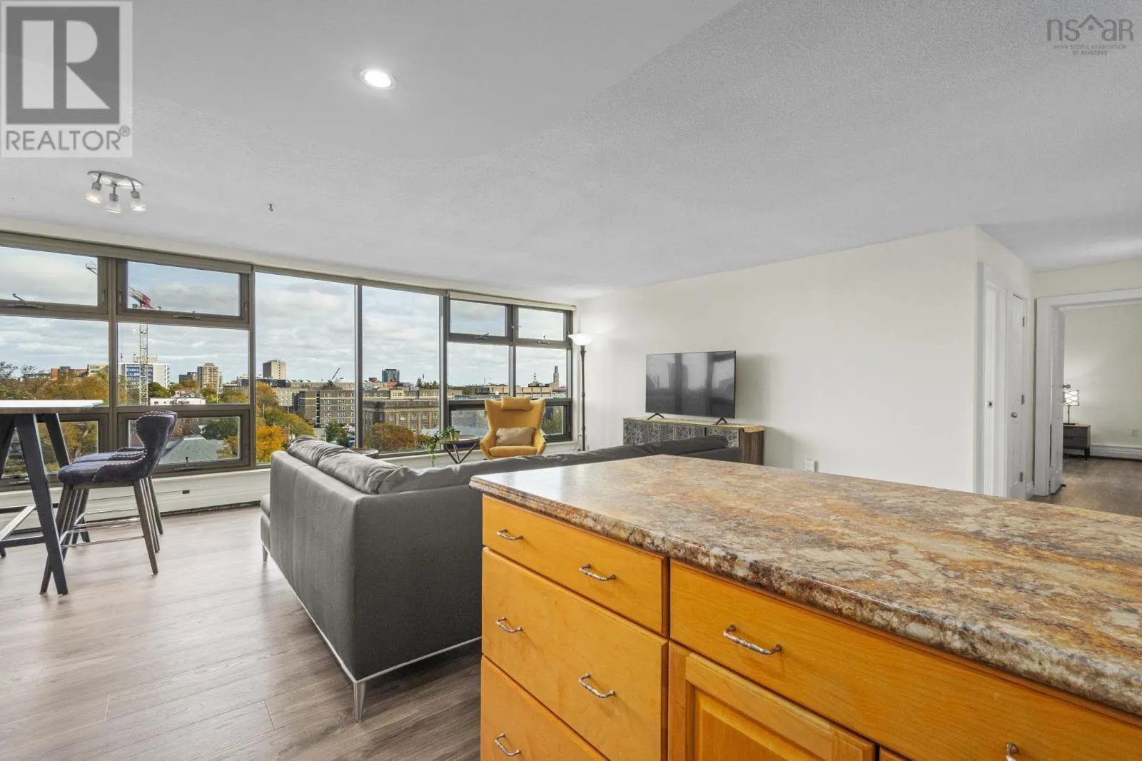 1003 6369 Coburg Road