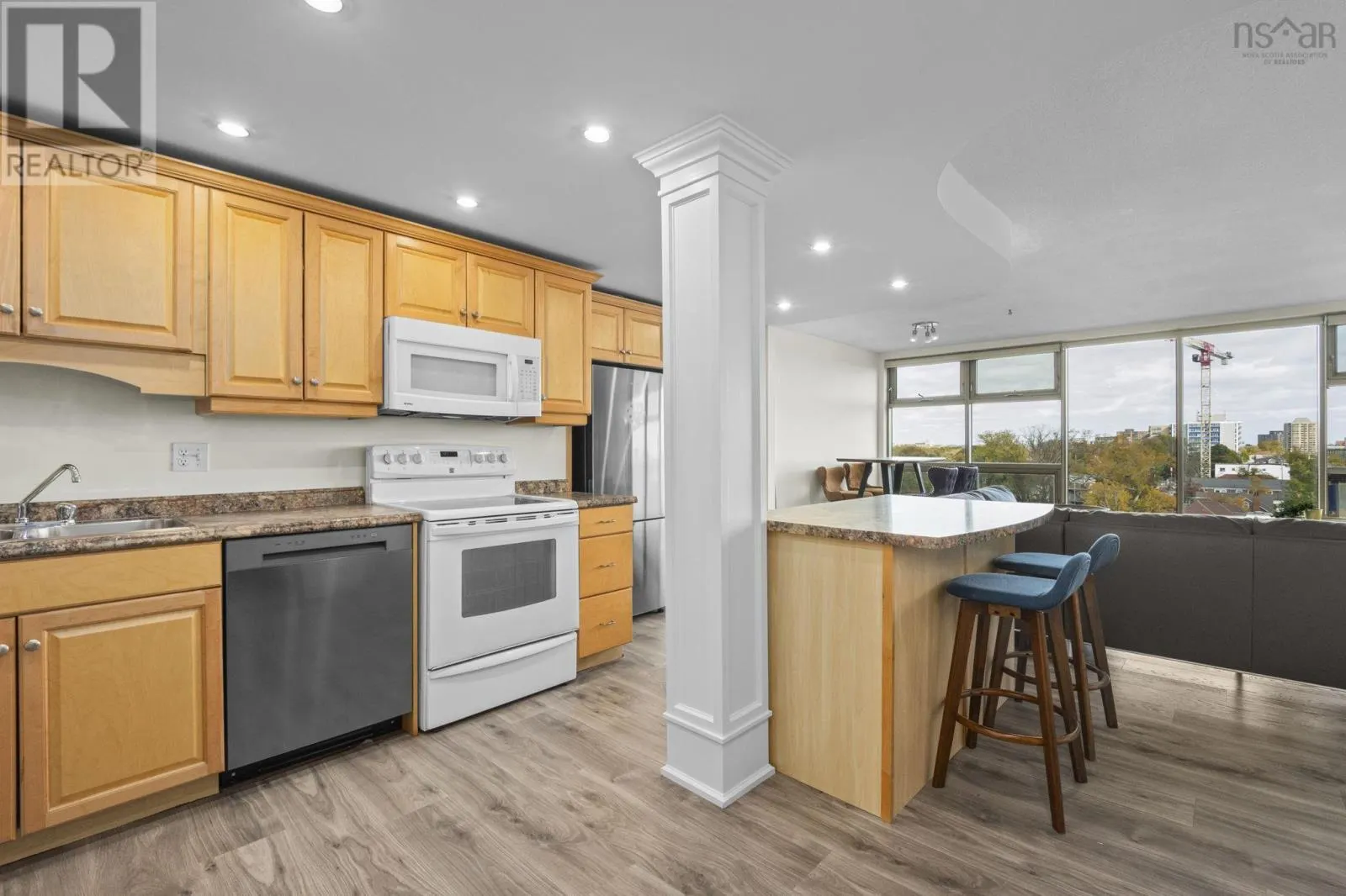 1003 6369 Coburg Road