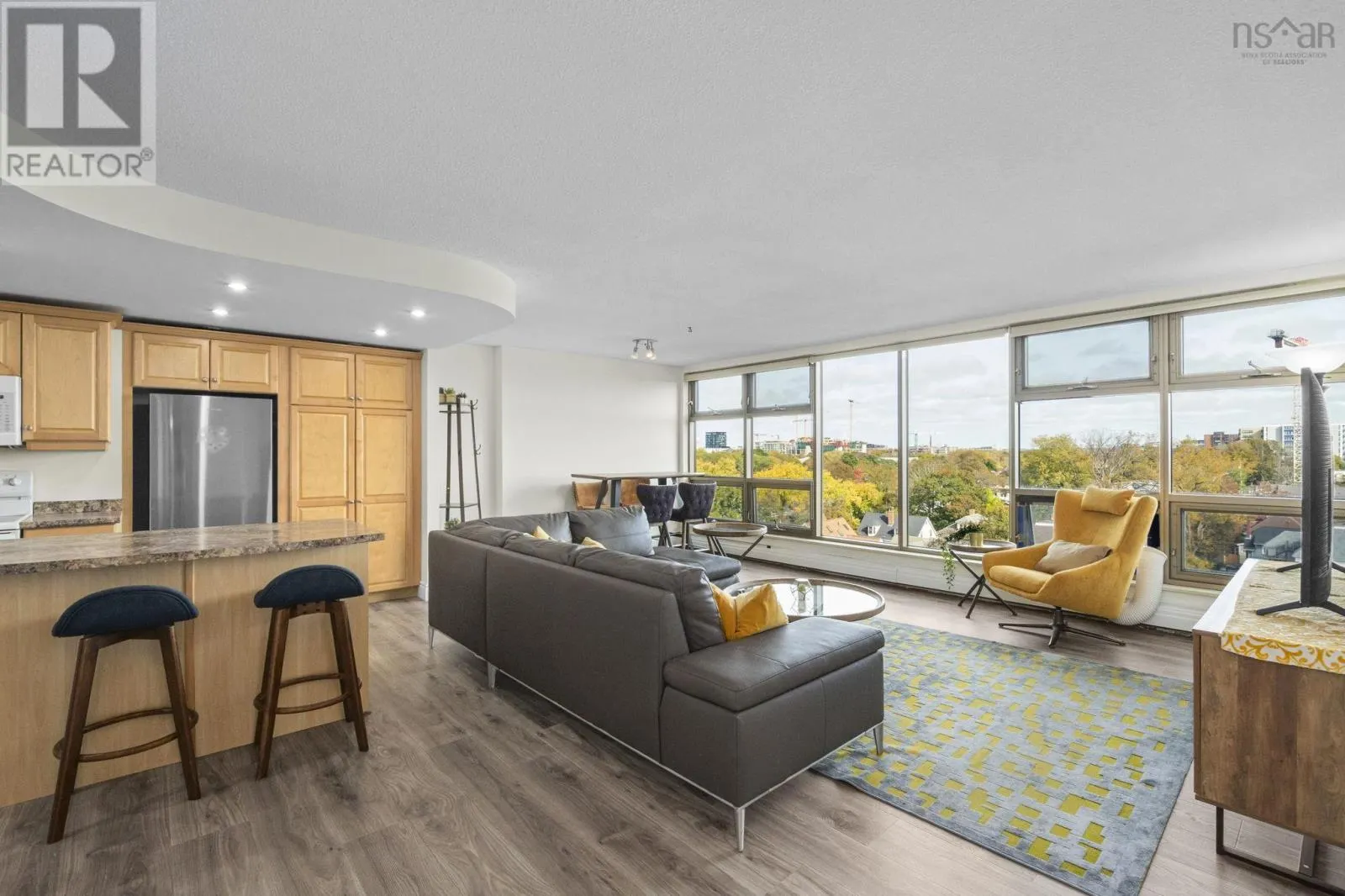1003 6369 Coburg Road