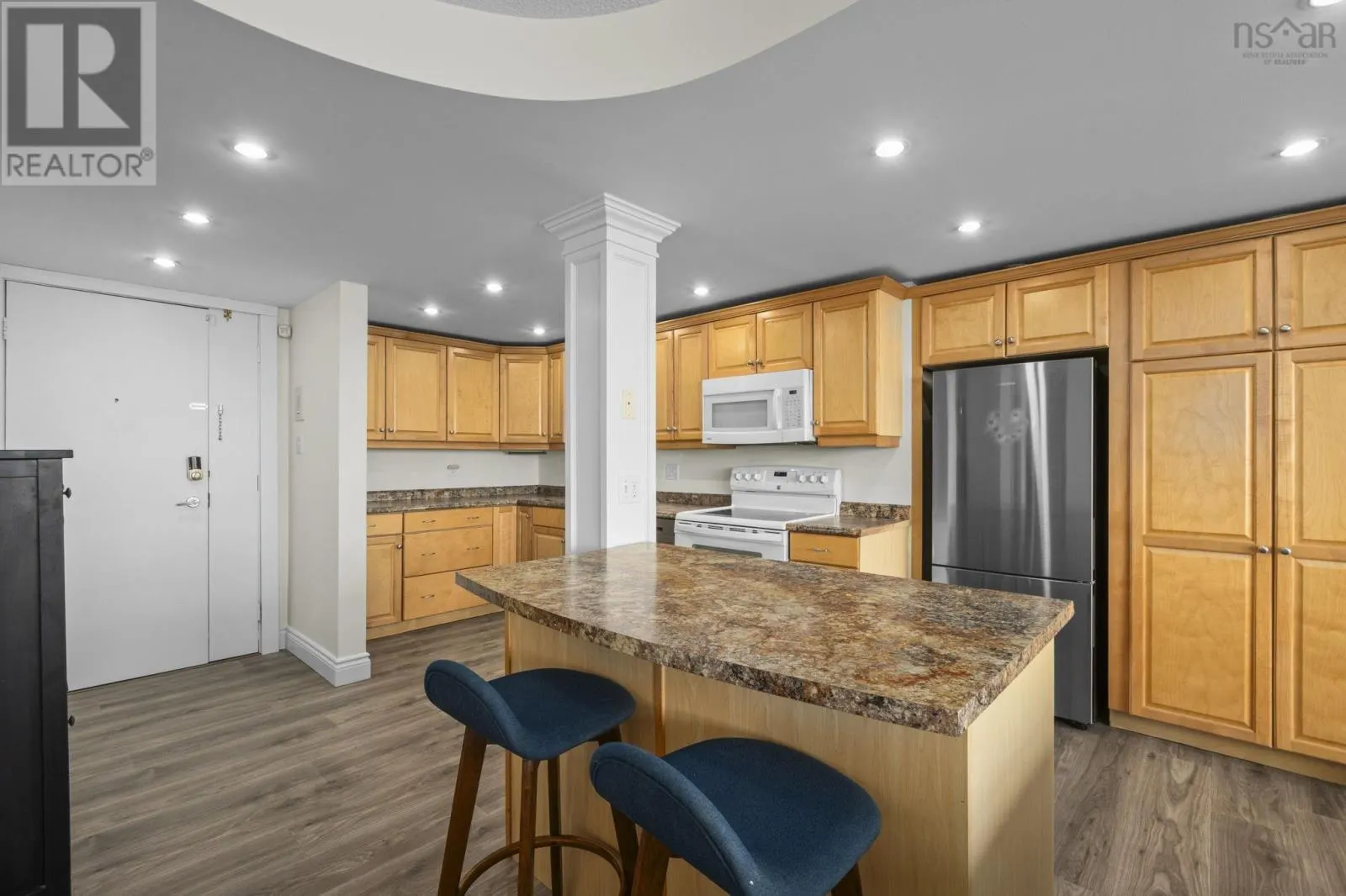 1003 6369 Coburg Road