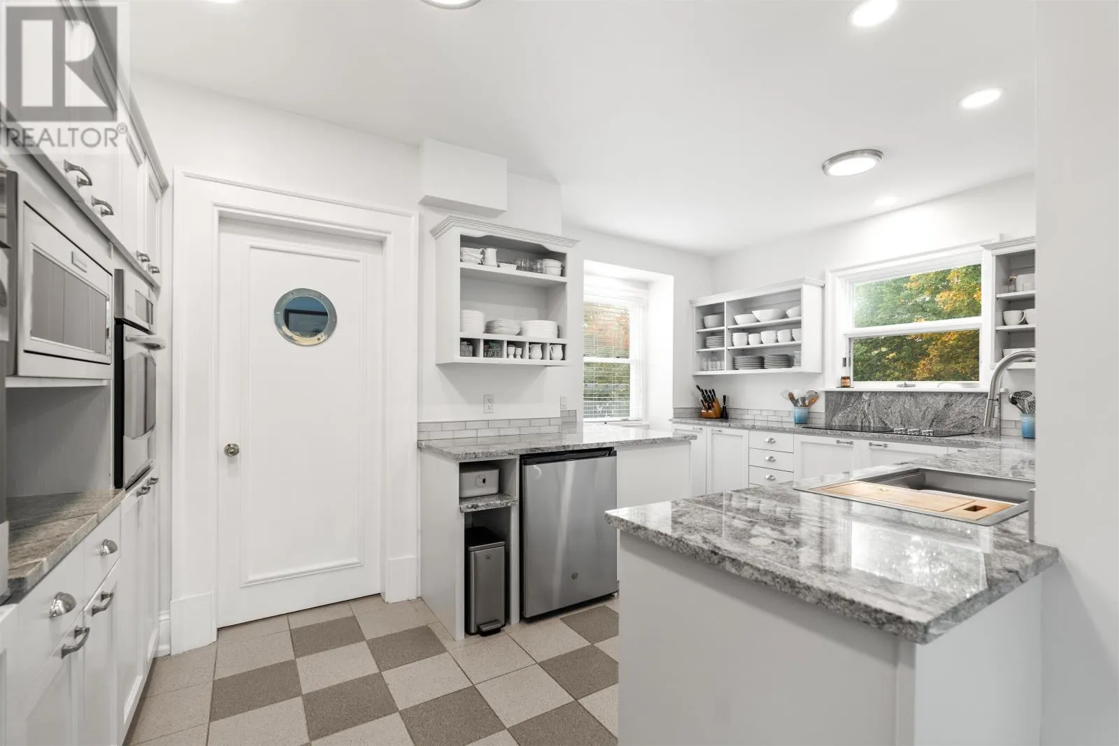 156 Summer Street S
