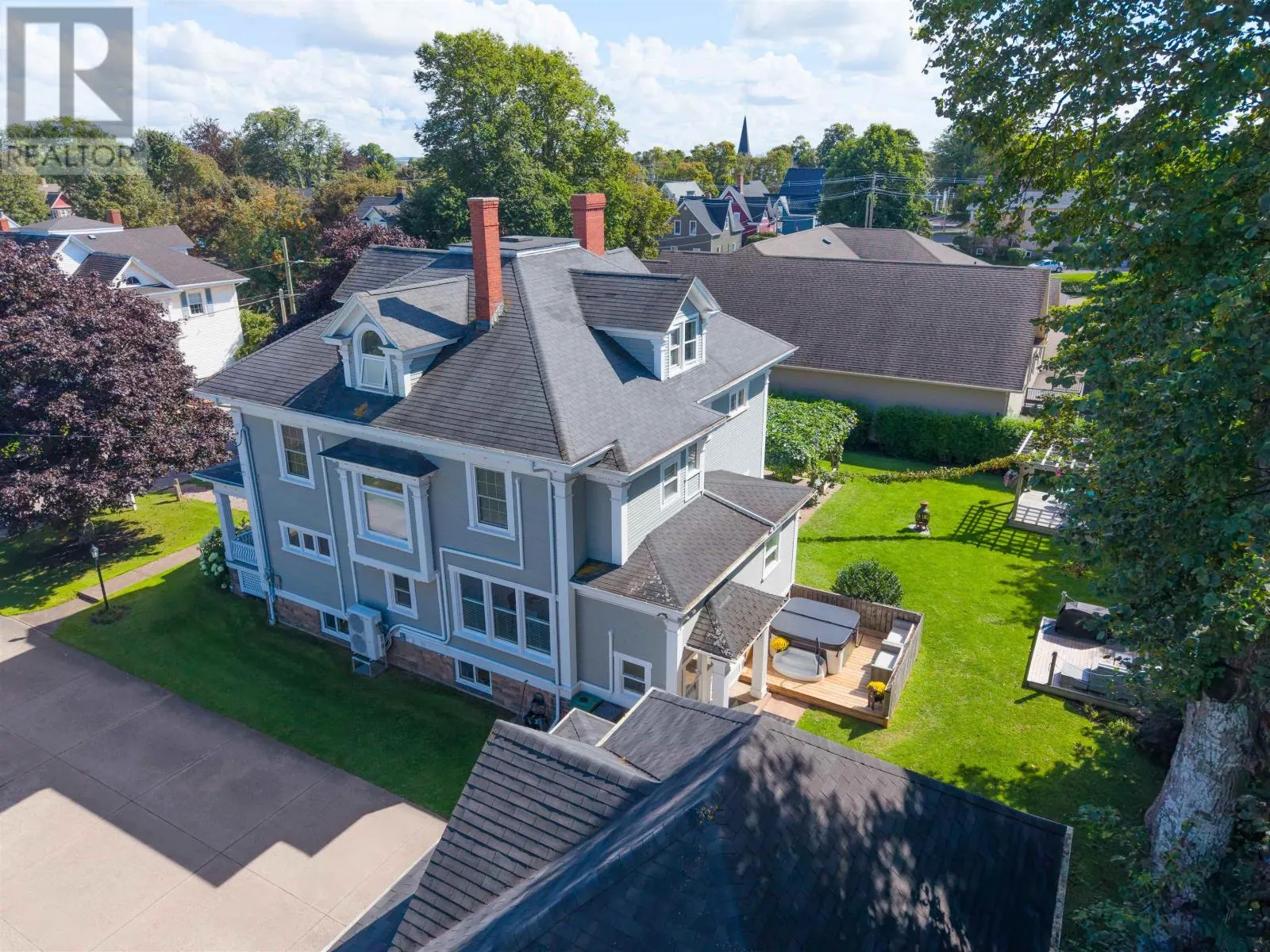 156 Summer Street S