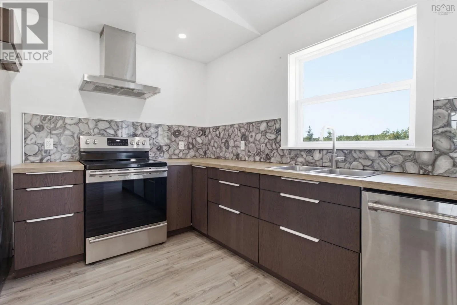 42 Bretton Woods Road