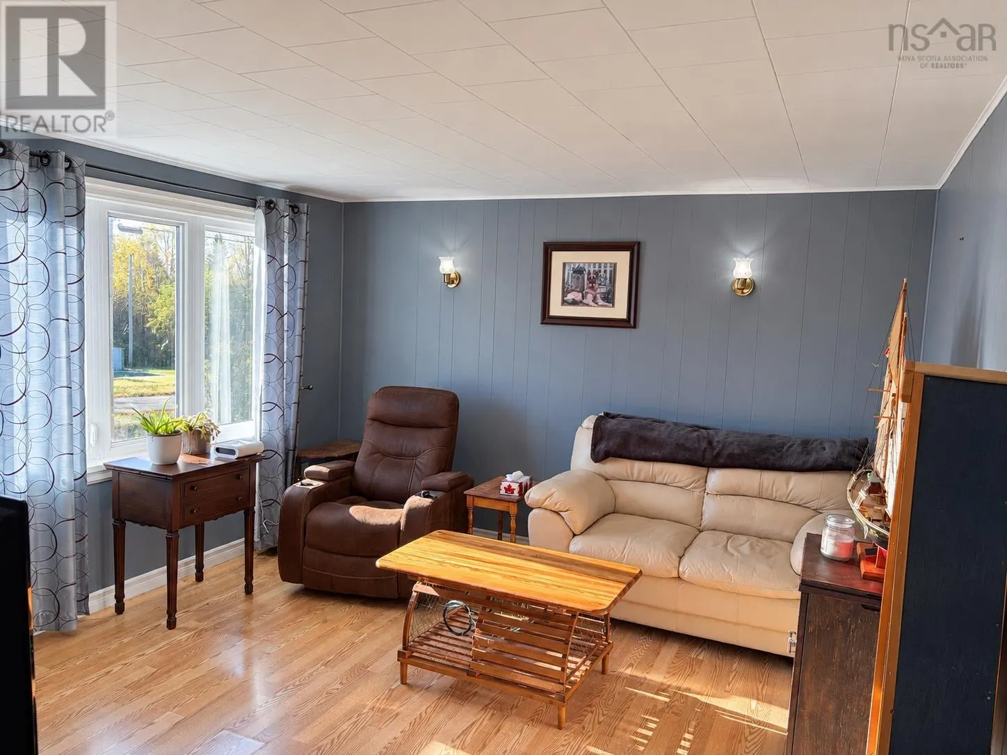 519 Cenotaph Road