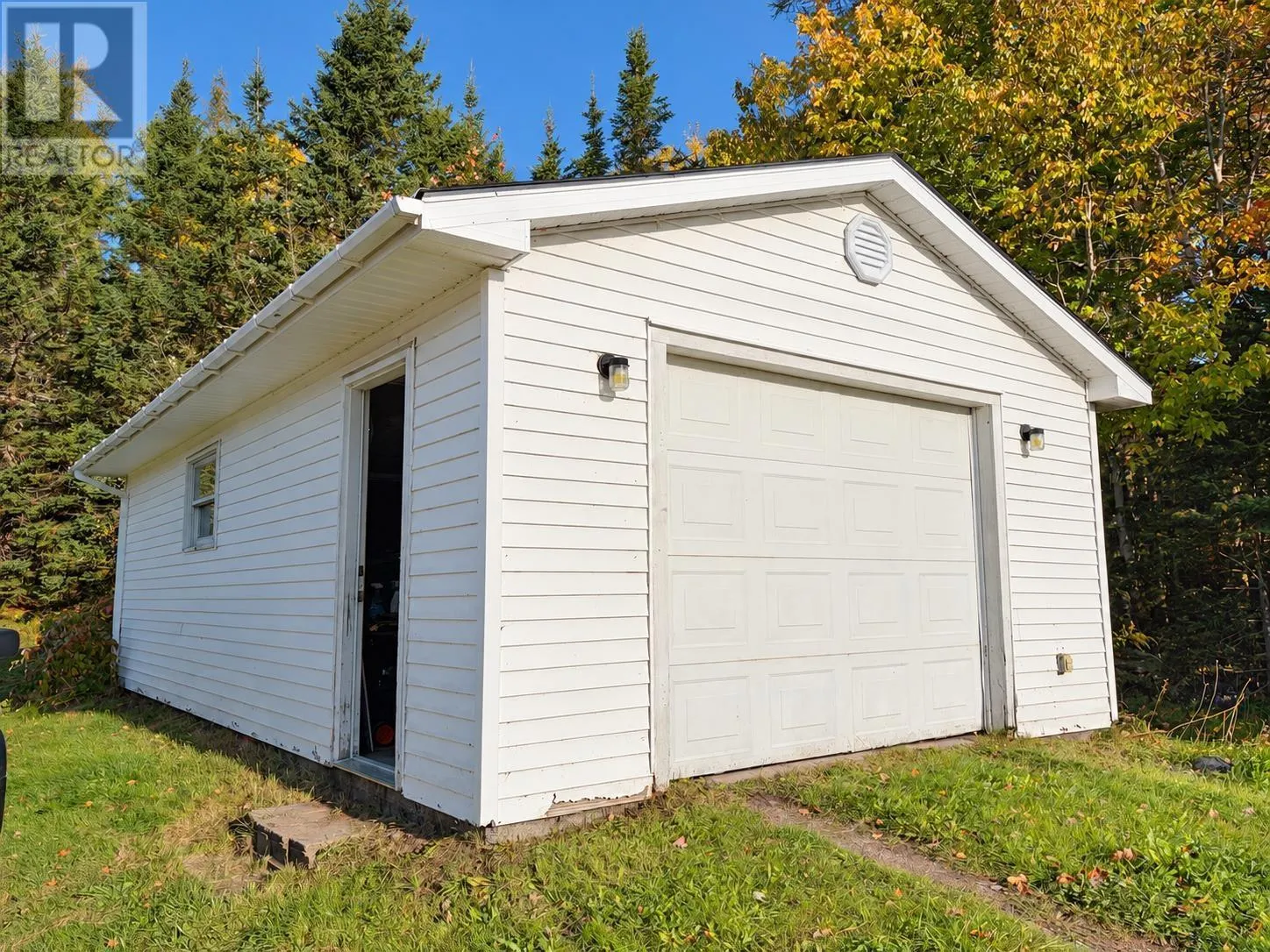 519 Cenotaph Road