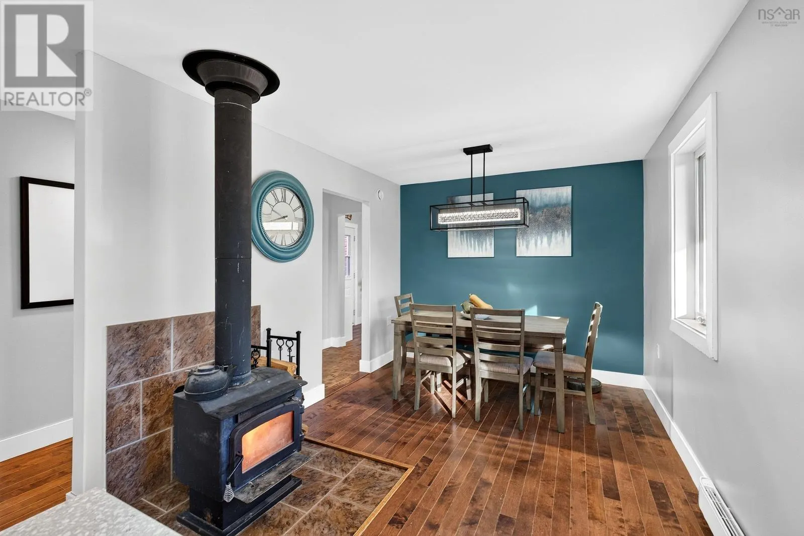 35 Old Halifax Road E