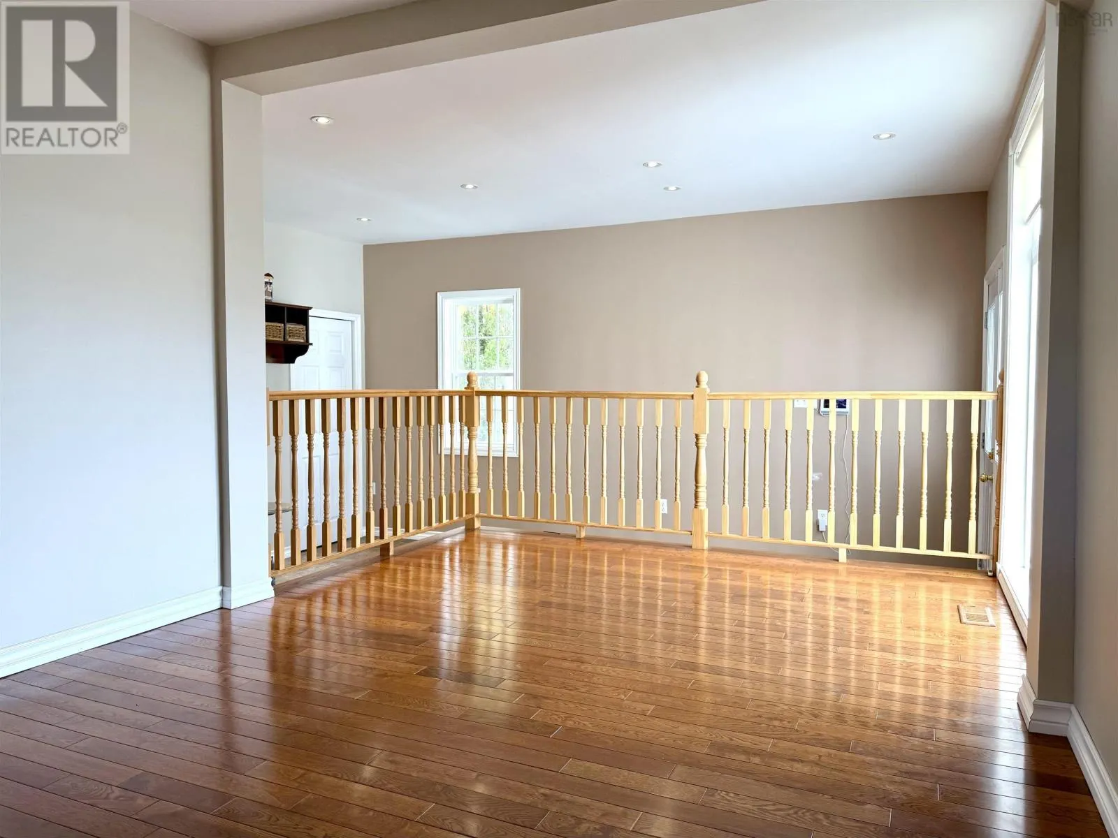 84/86 Elm Street