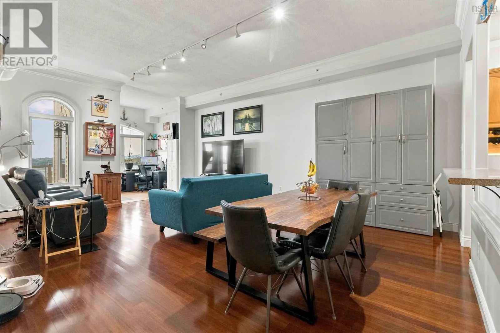 Unit 410 79 Bedros Lane