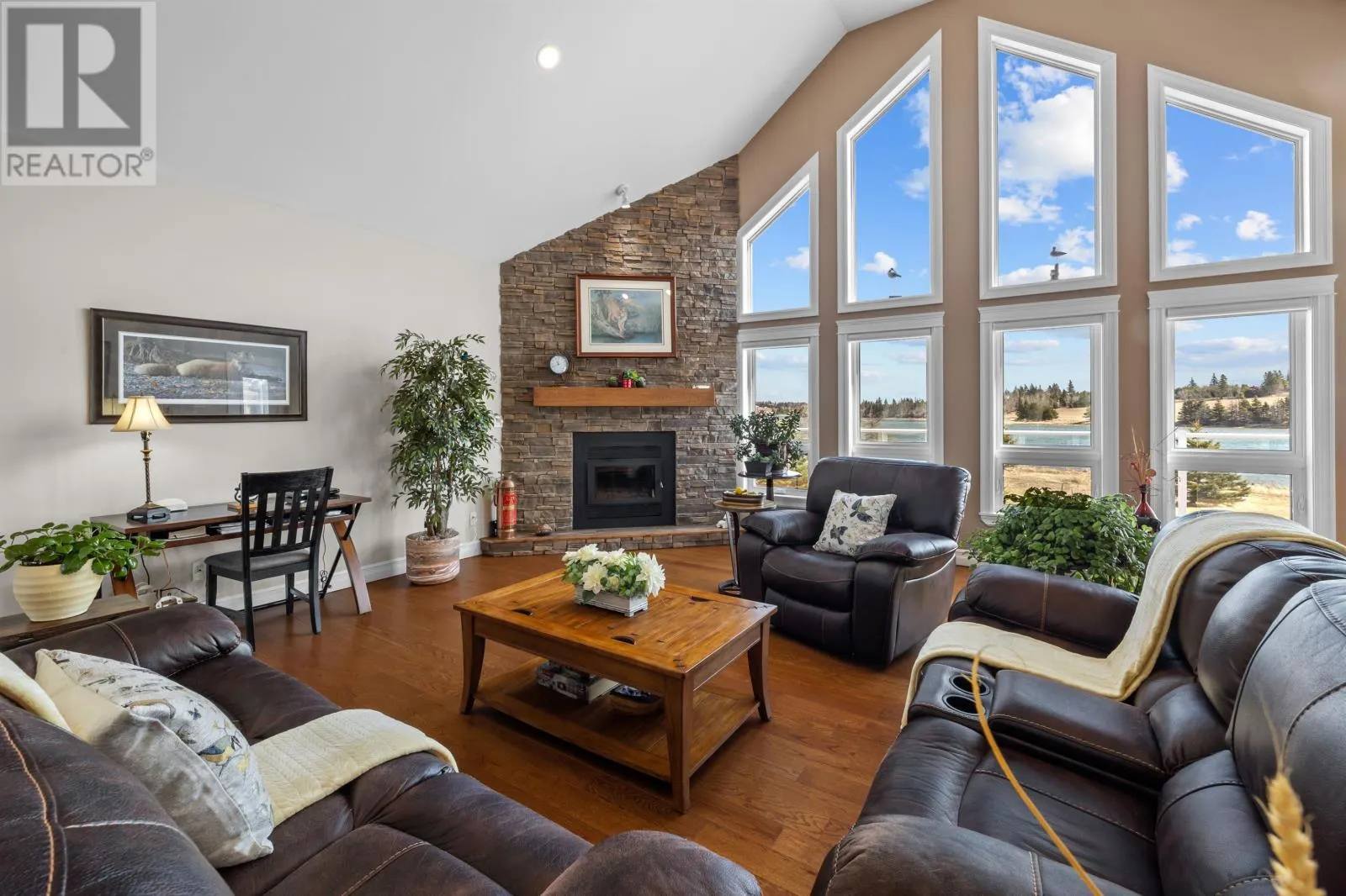 77 Highland View Drive