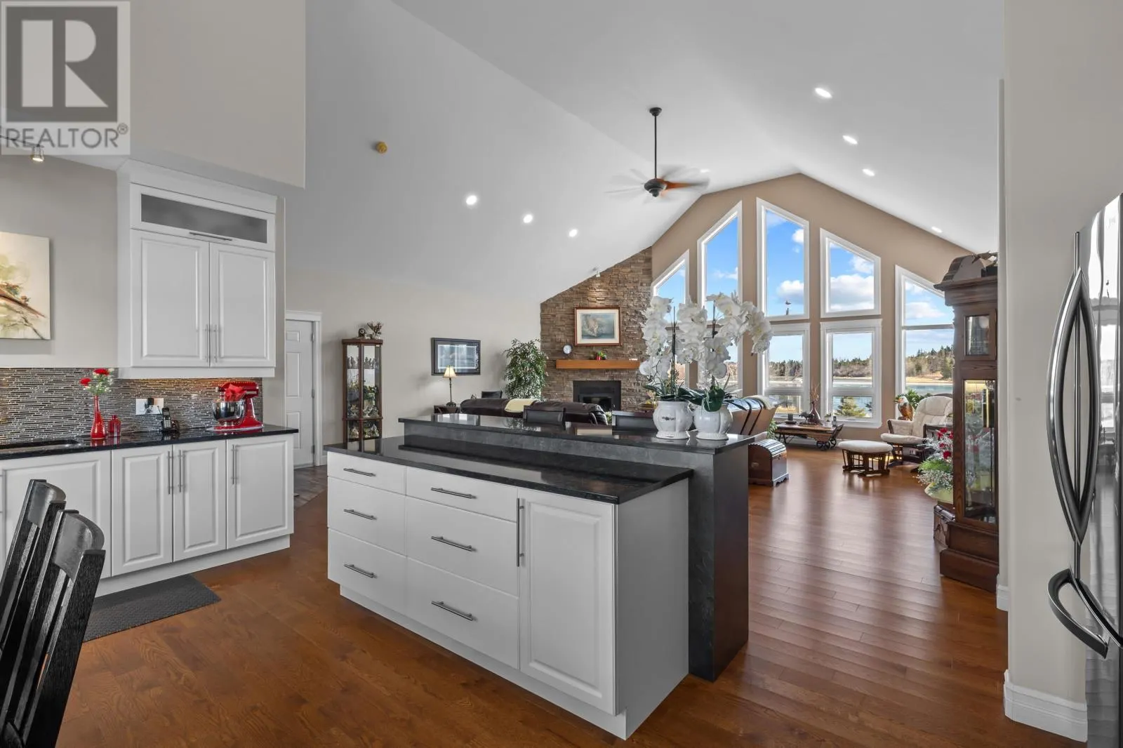 77 Highland View Drive