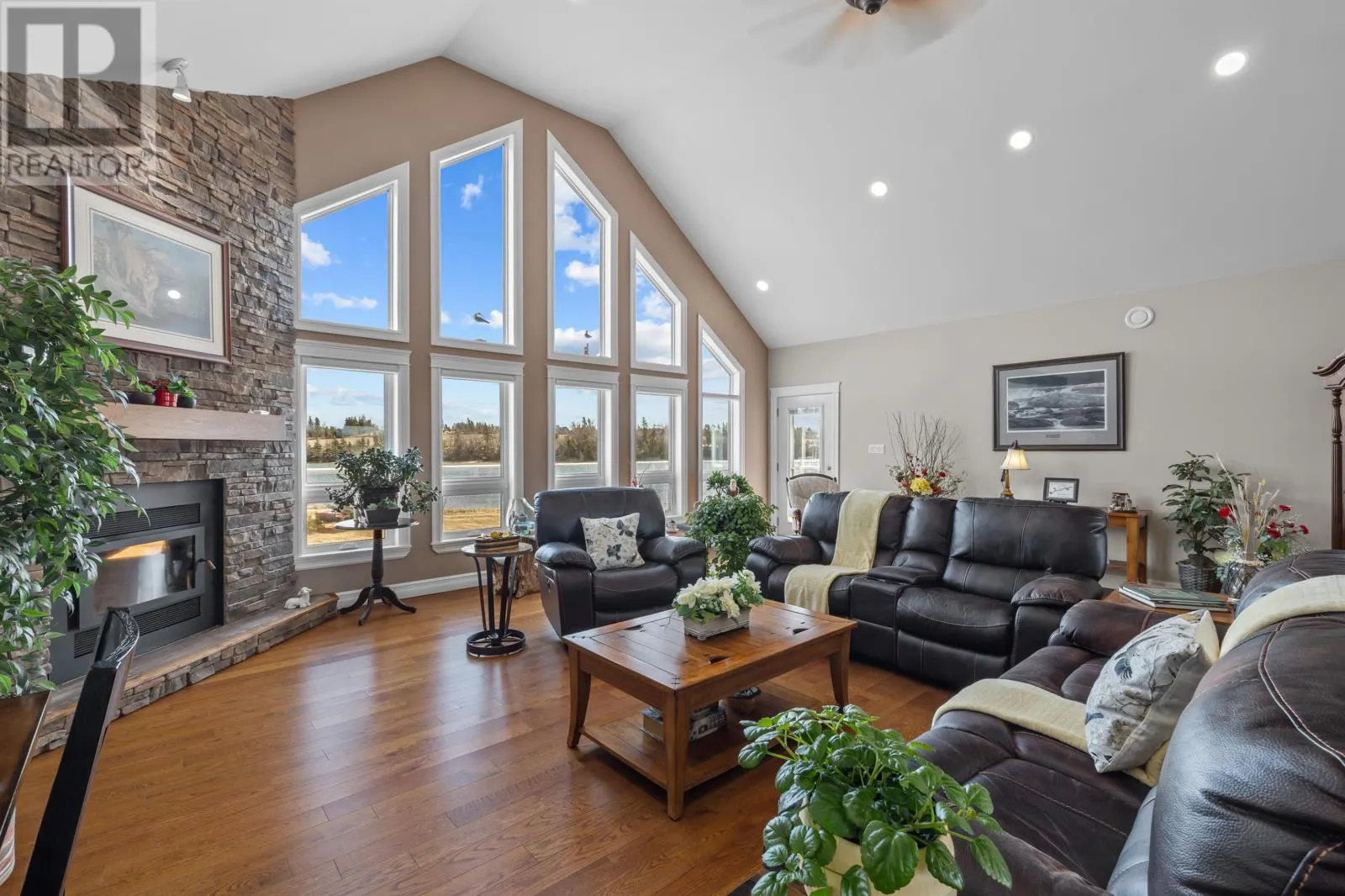 77 Highland View Drive