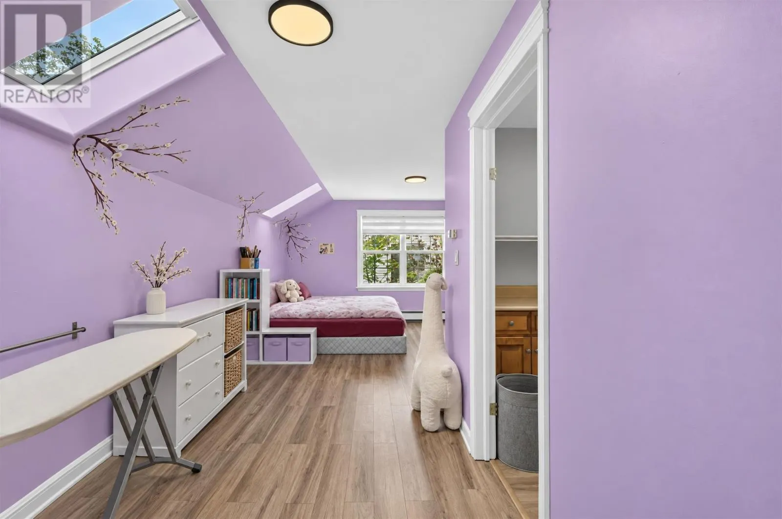 31 Sidmount Avenue