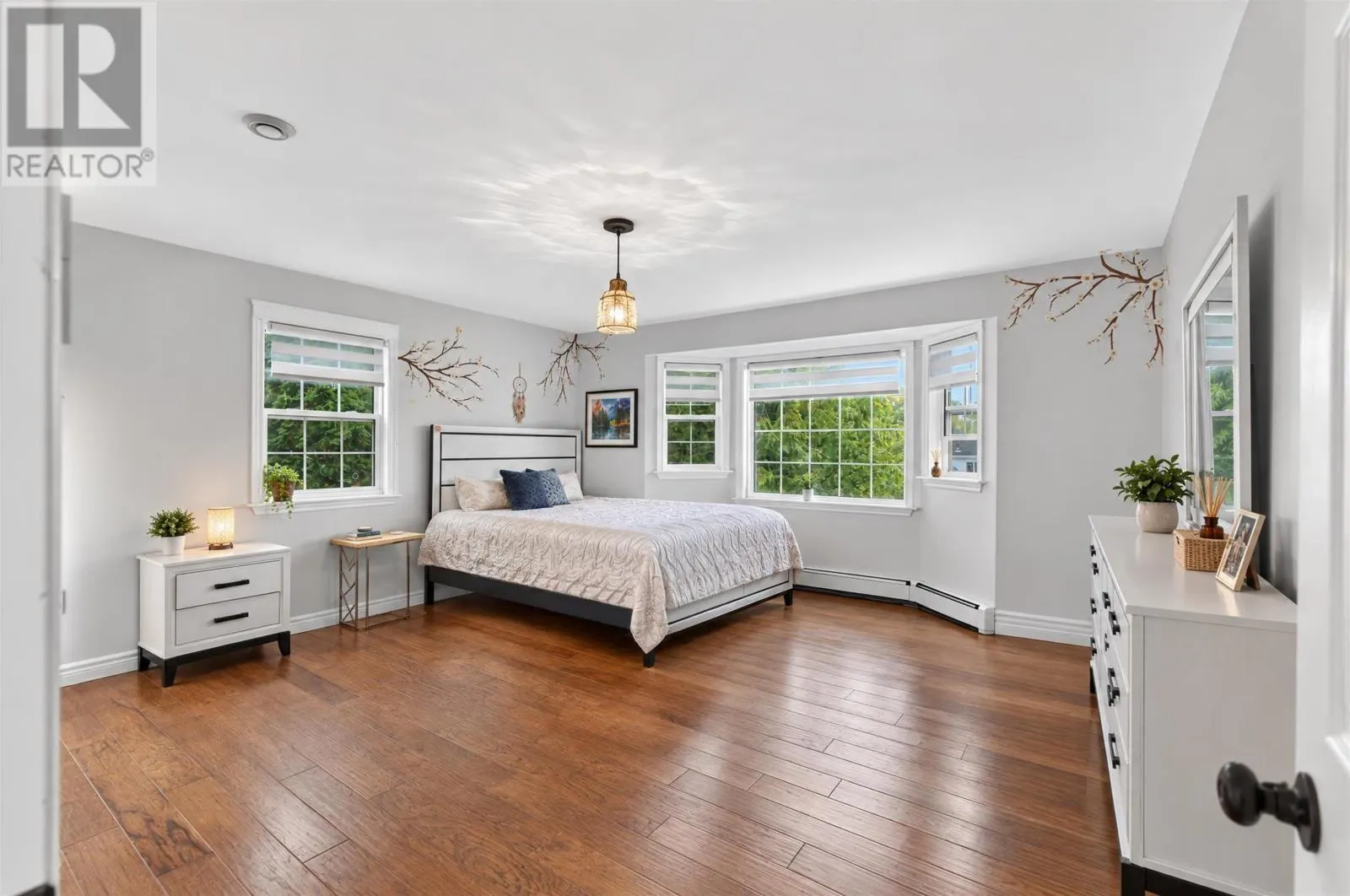 31 Sidmount Avenue