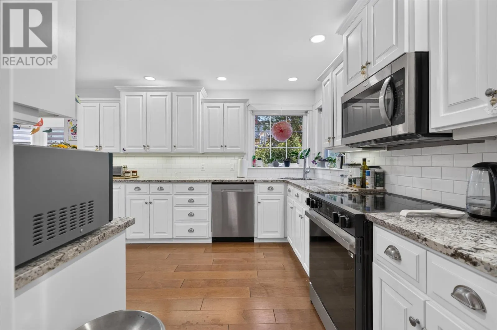 31 Sidmount Avenue