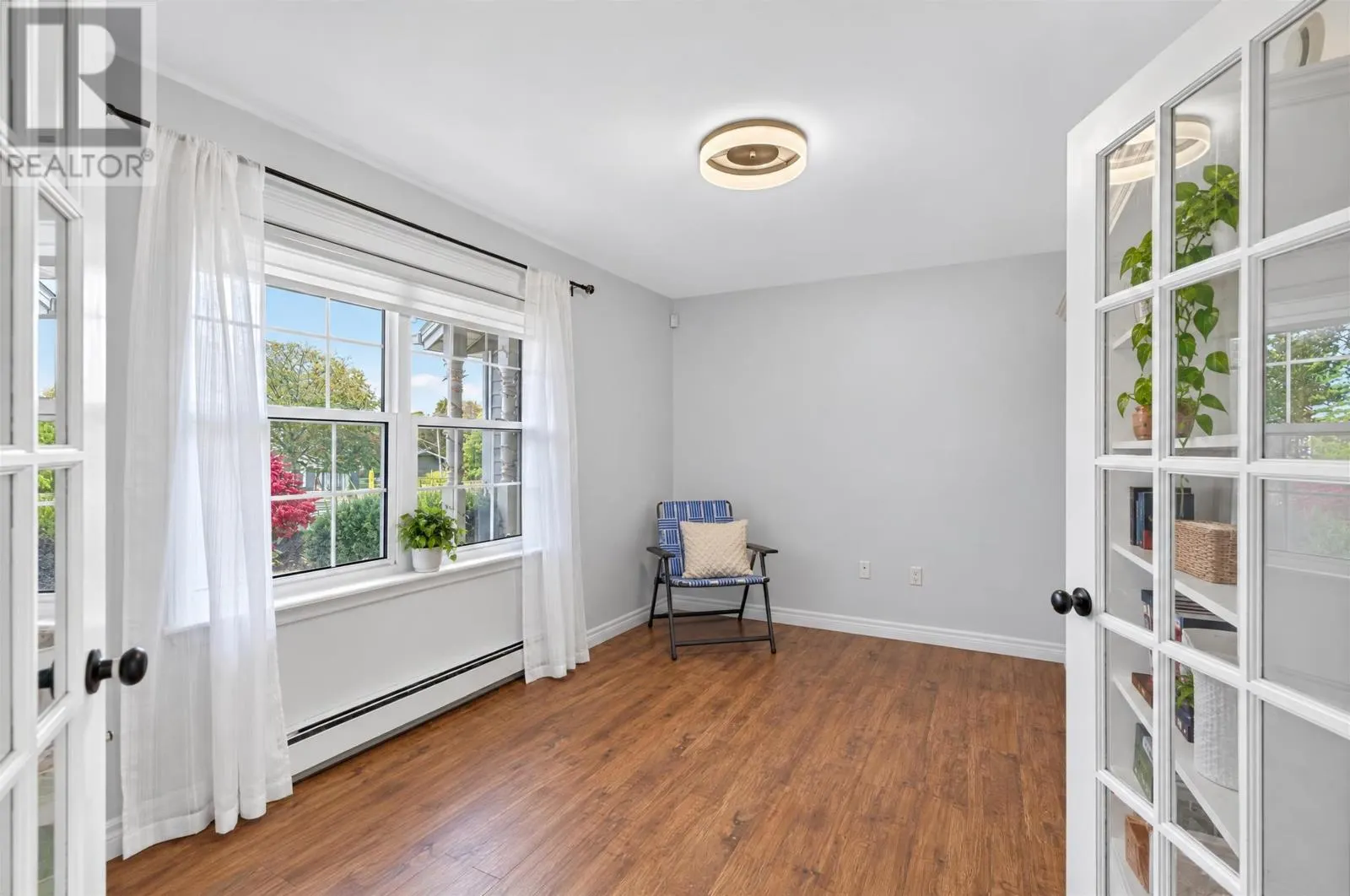 31 Sidmount Avenue