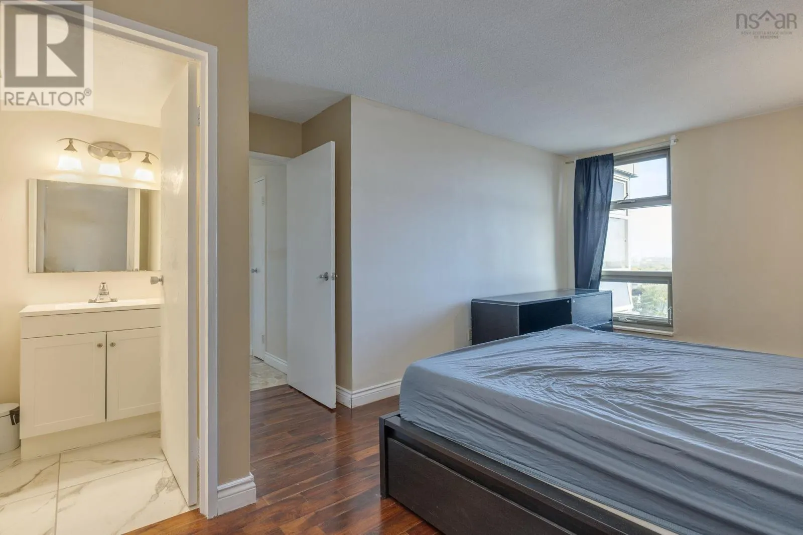 1503 6369 Coburg Road