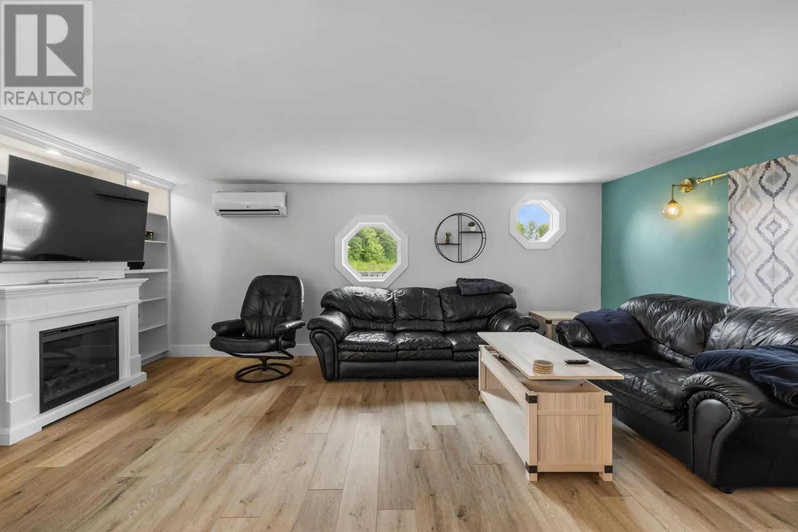 2482 Winsloe Road
