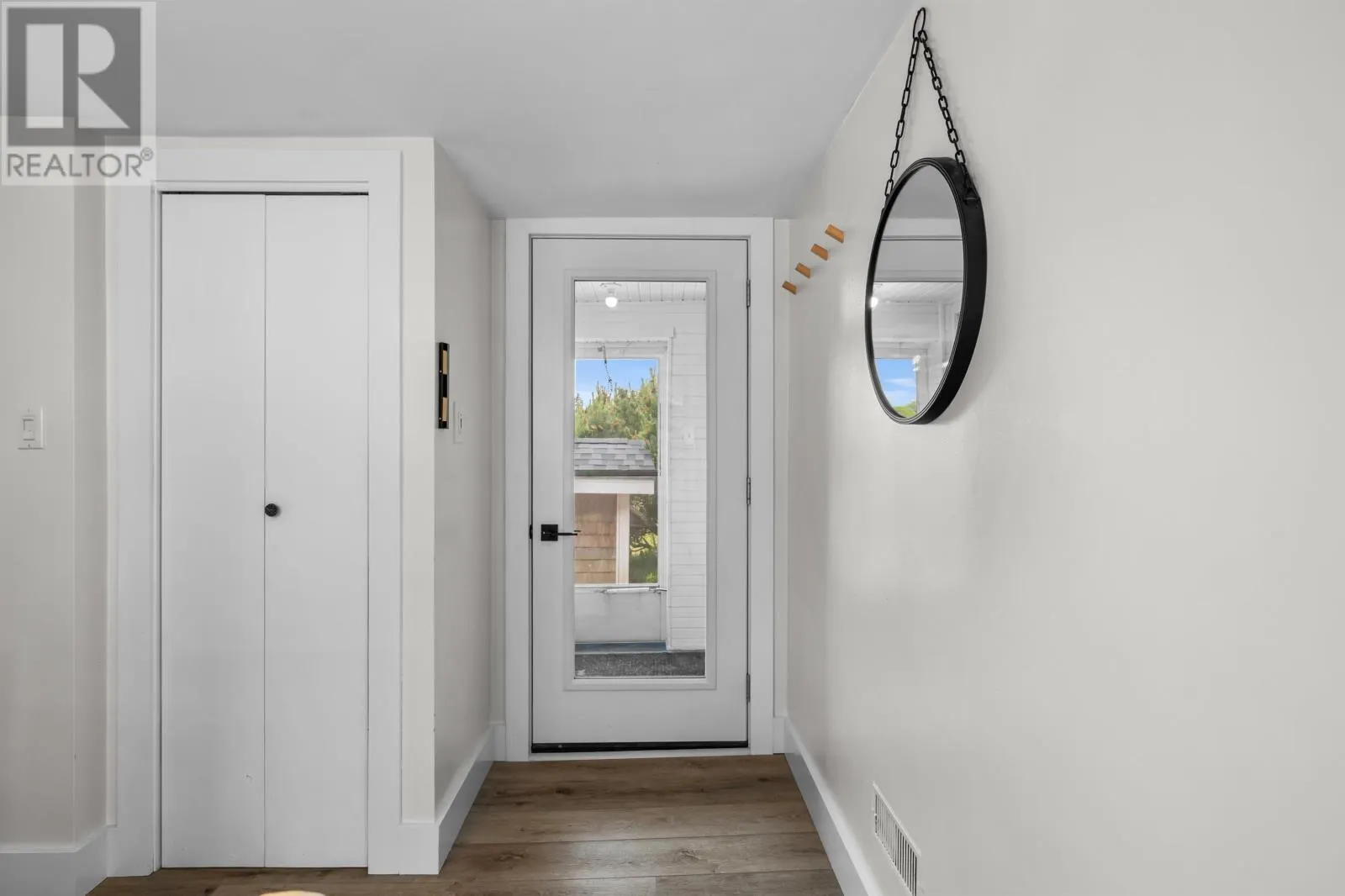 2482 Winsloe Road