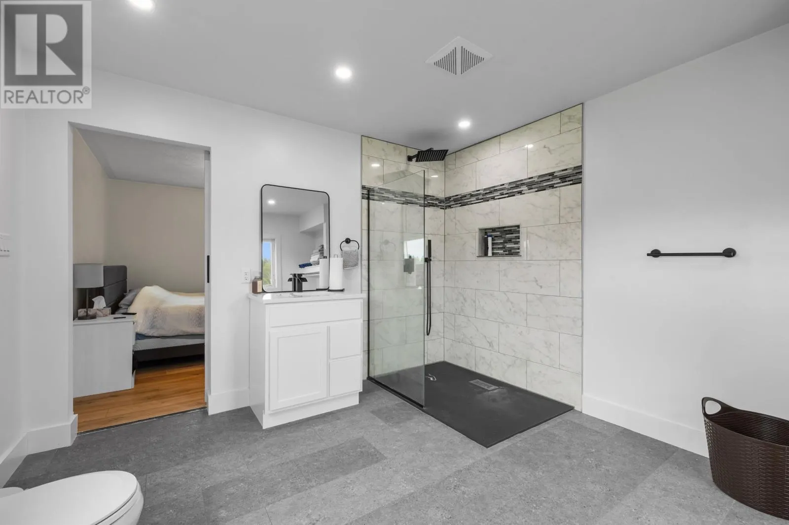 2482 Winsloe Road