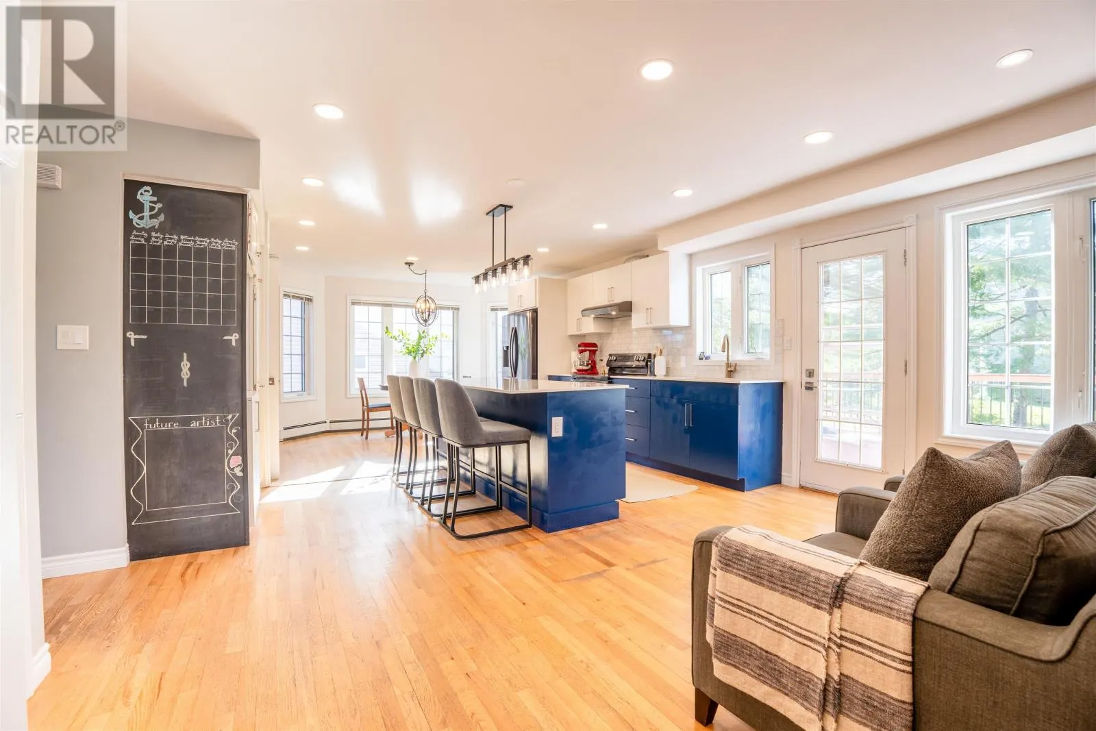 113 GREENSVIEW Drive