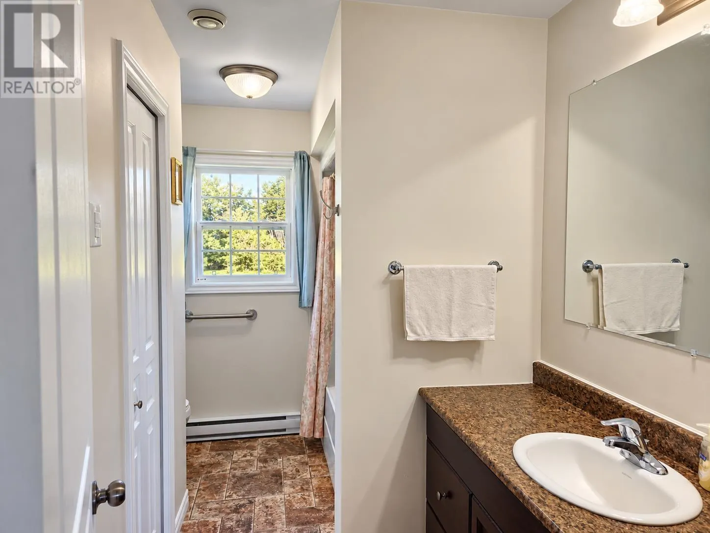 24 Tide View Court