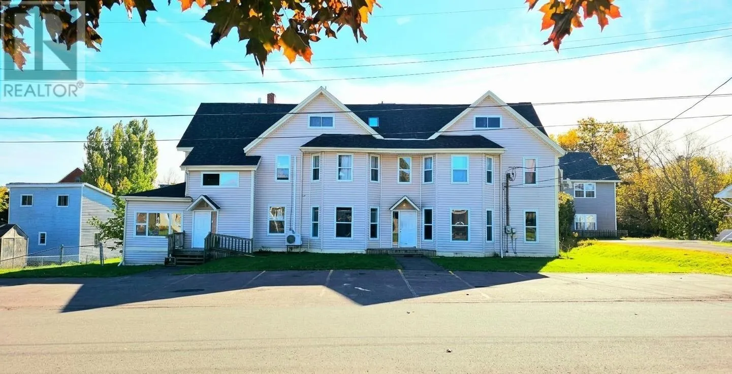 6 Pond Street