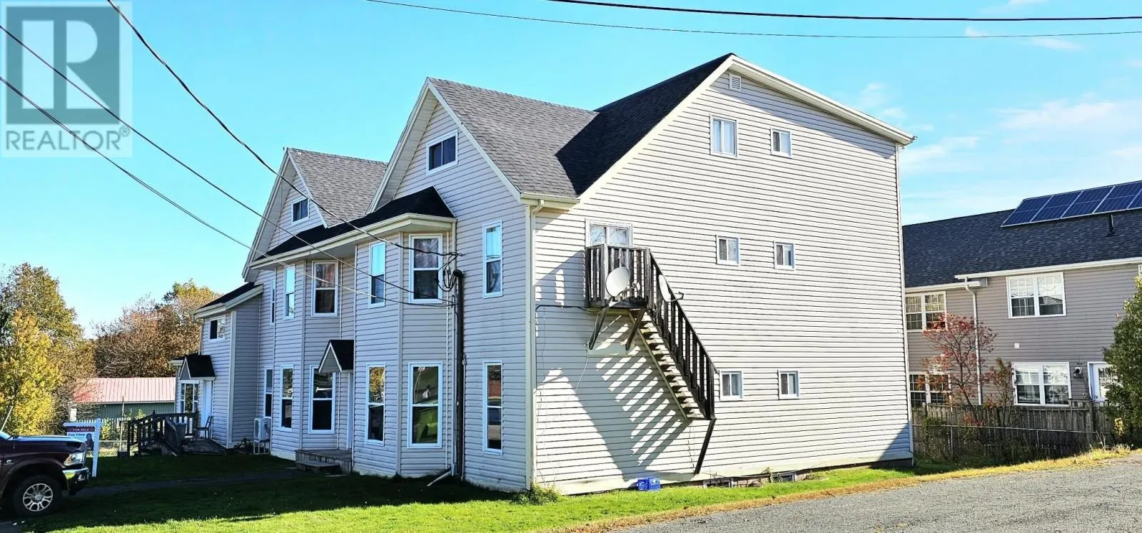 6 Pond Street