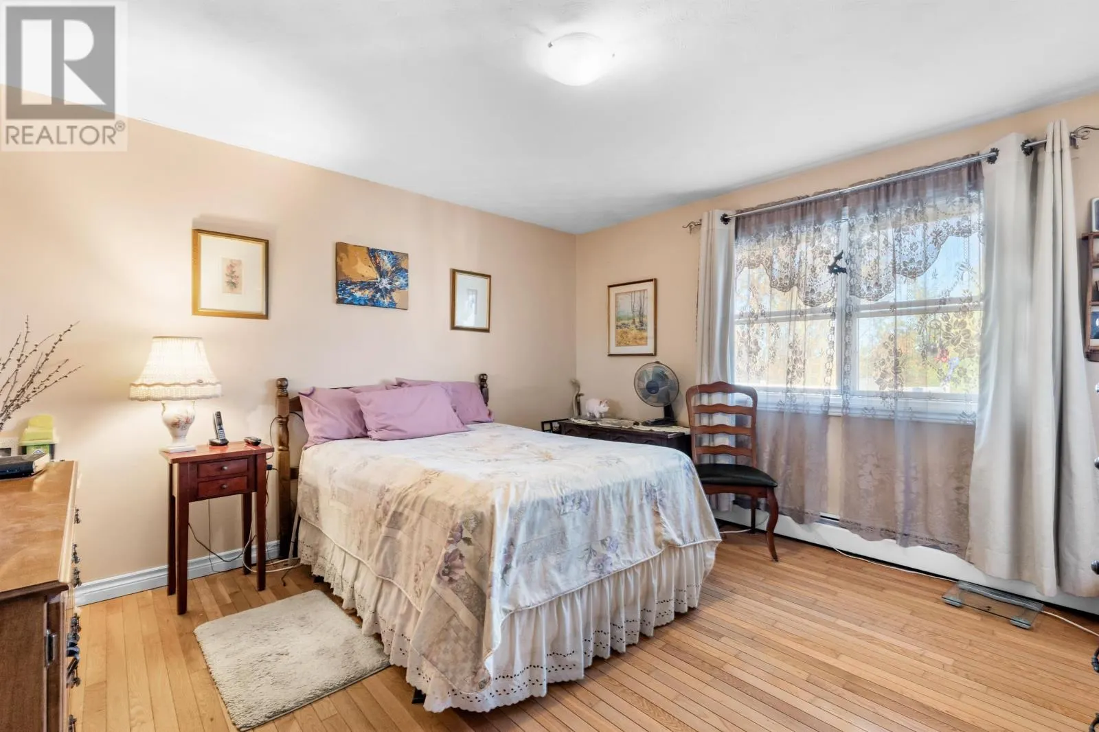 1 Upper Tea Hill Crescent