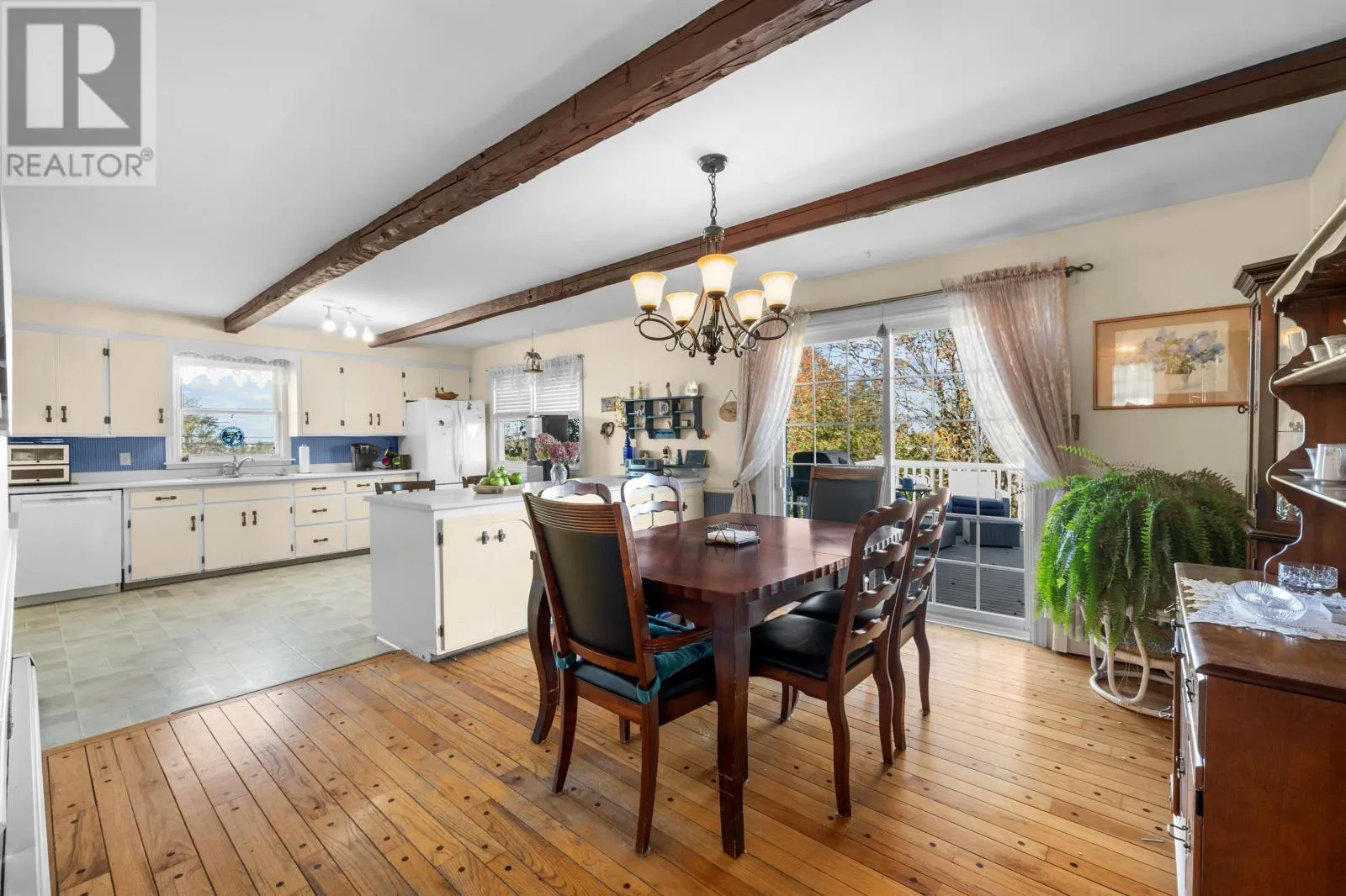 1 Upper Tea Hill Crescent