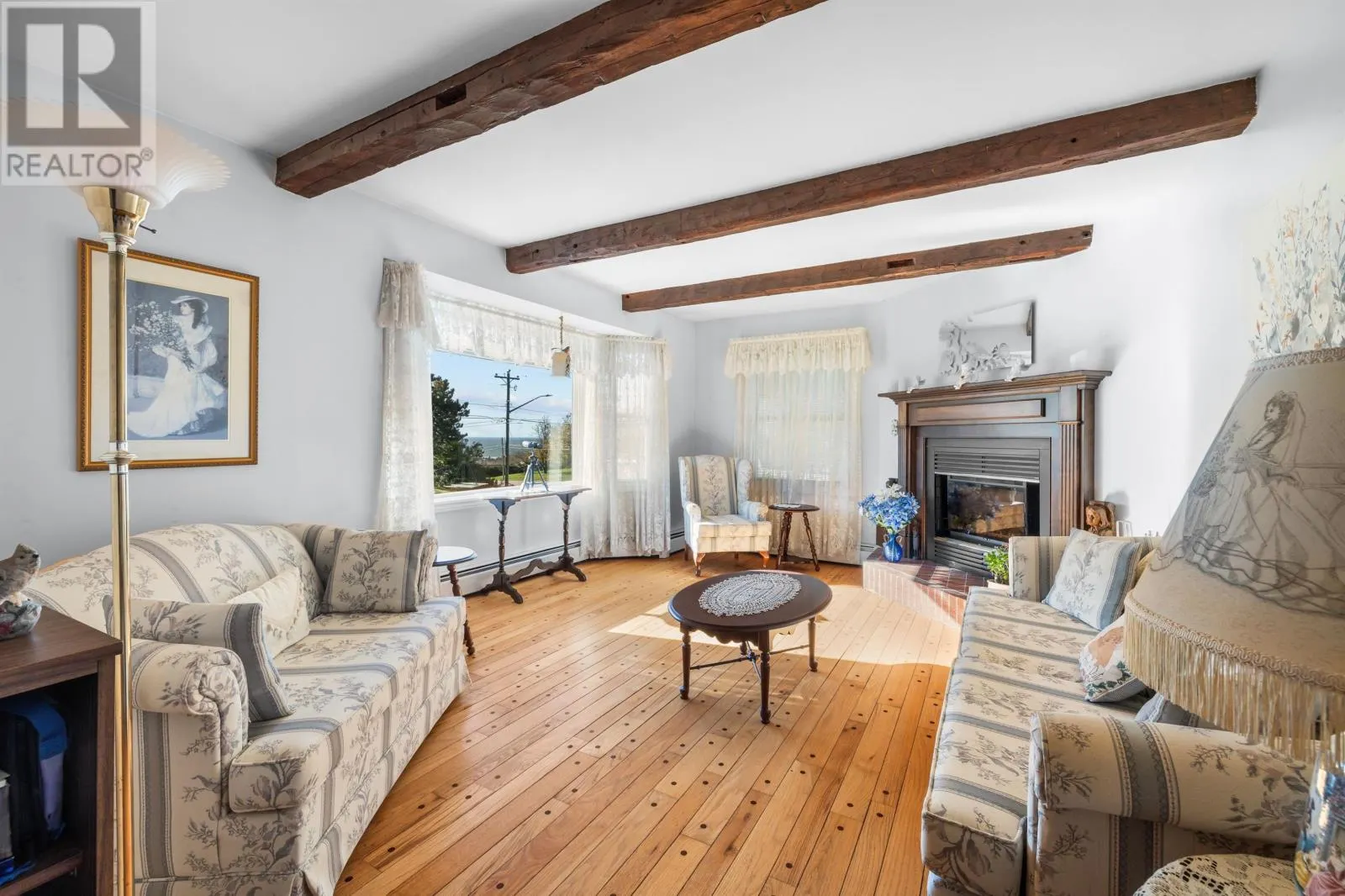 1 Upper Tea Hill Crescent