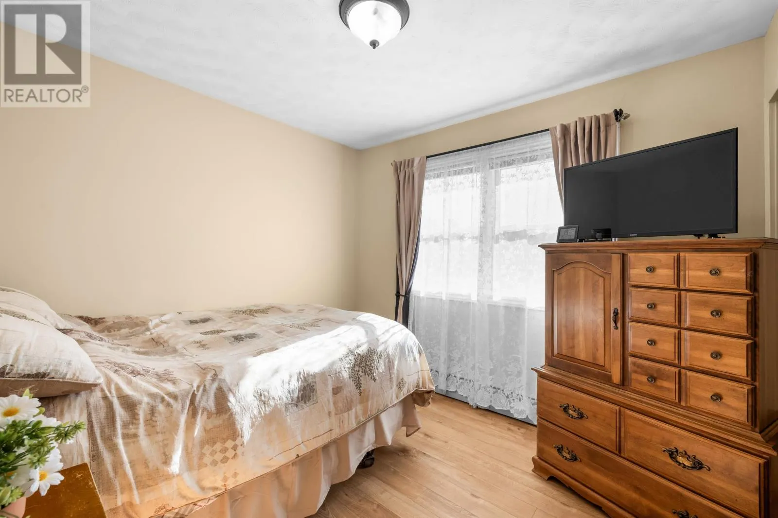 1 Upper Tea Hill Crescent