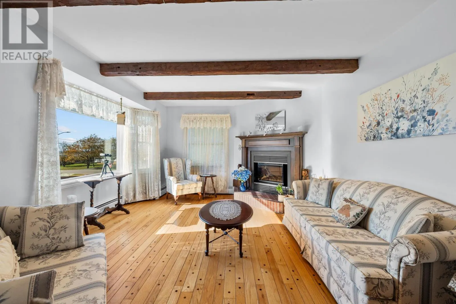 1 Upper Tea Hill Crescent