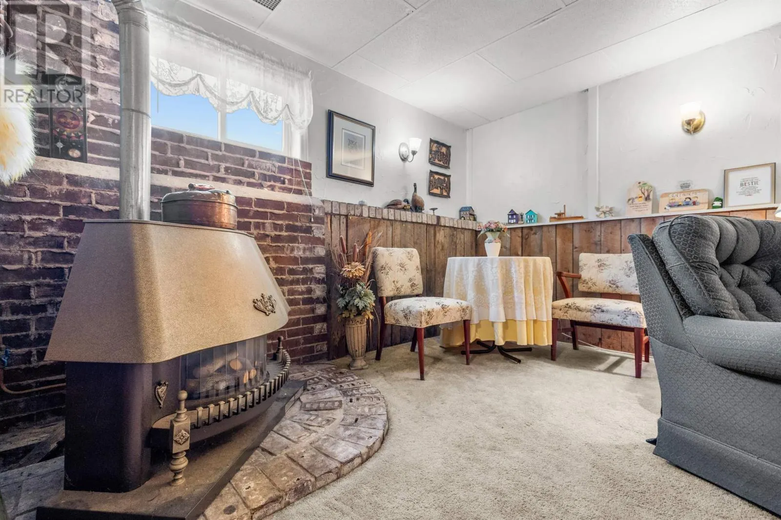 1 Upper Tea Hill Crescent