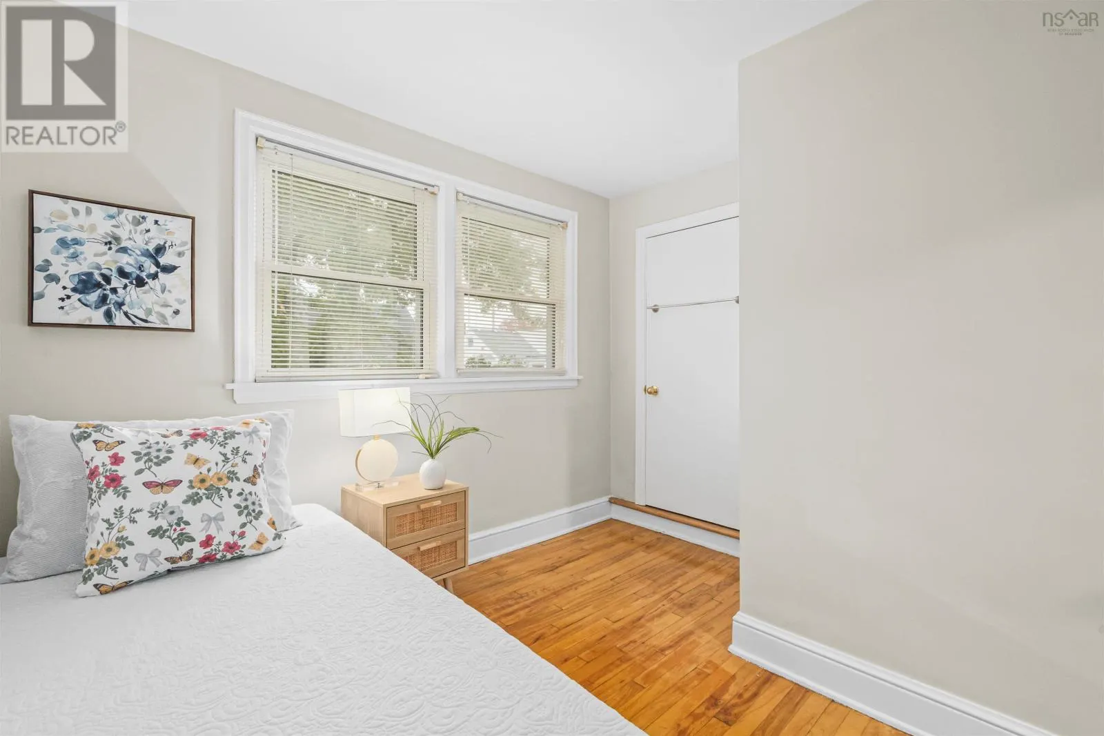 3176 Hemlock Street