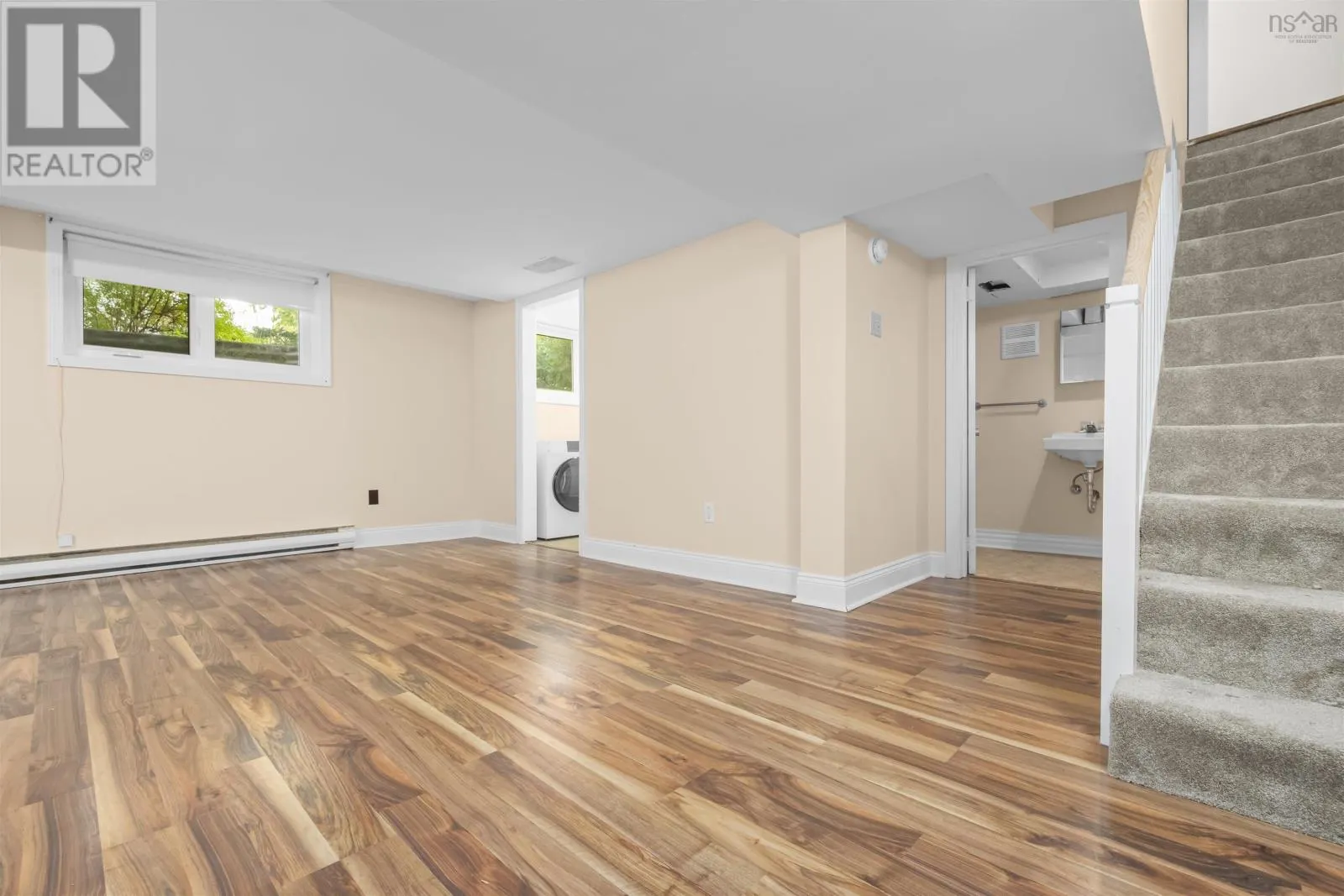 3176 Hemlock Street