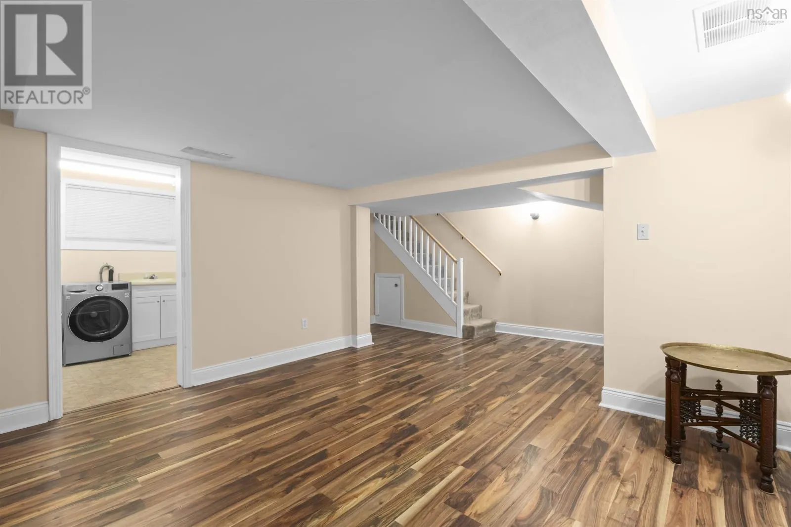 3176 Hemlock Street