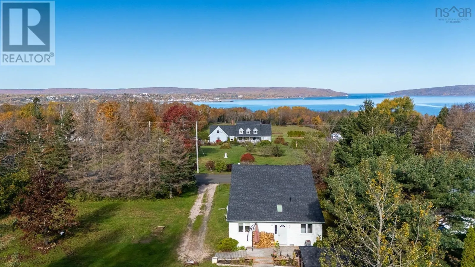 207 West Old Post Road
