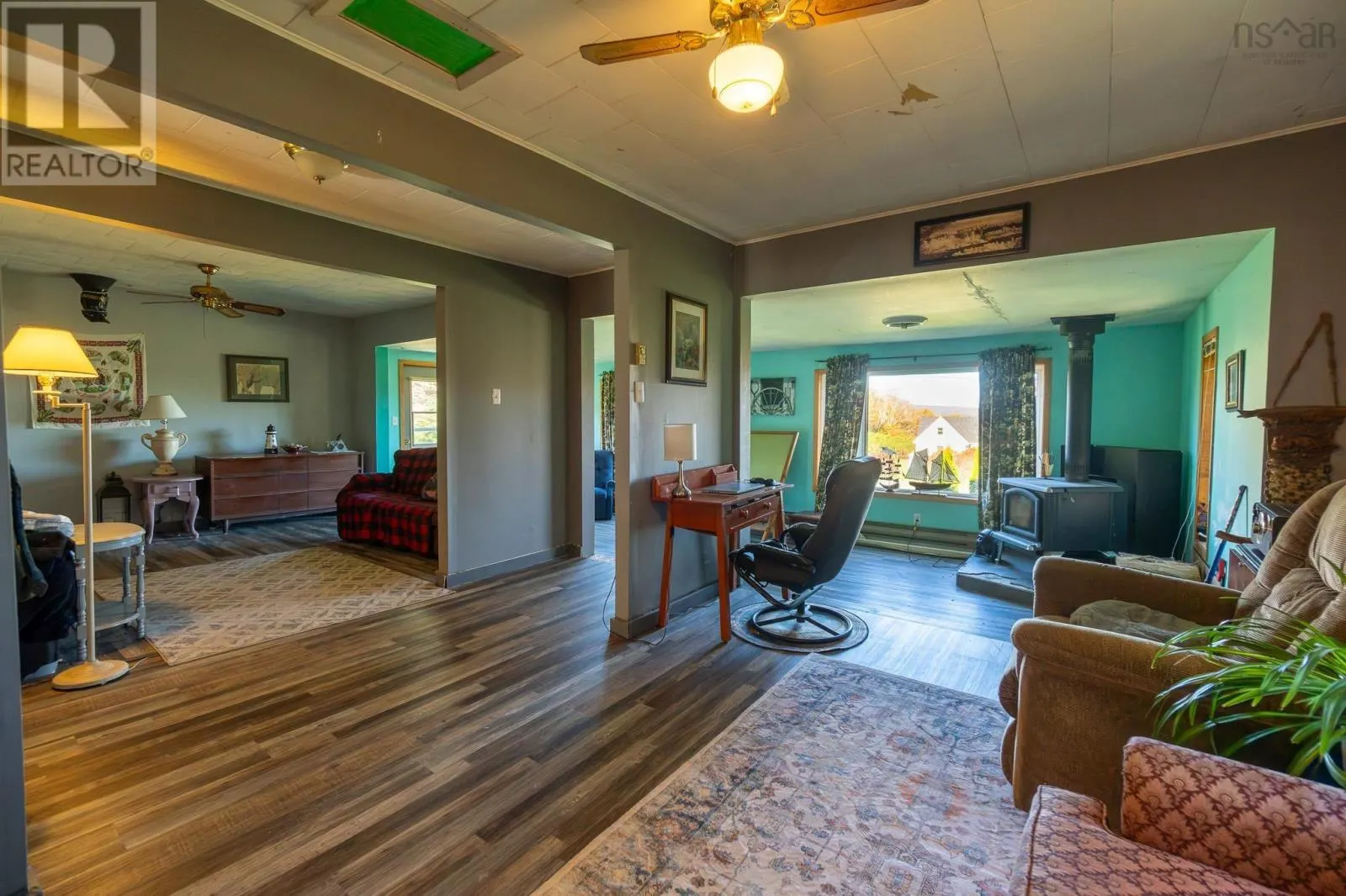 207 West Old Post Road
