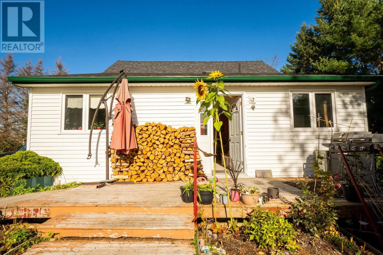 207 West Old Post Road
