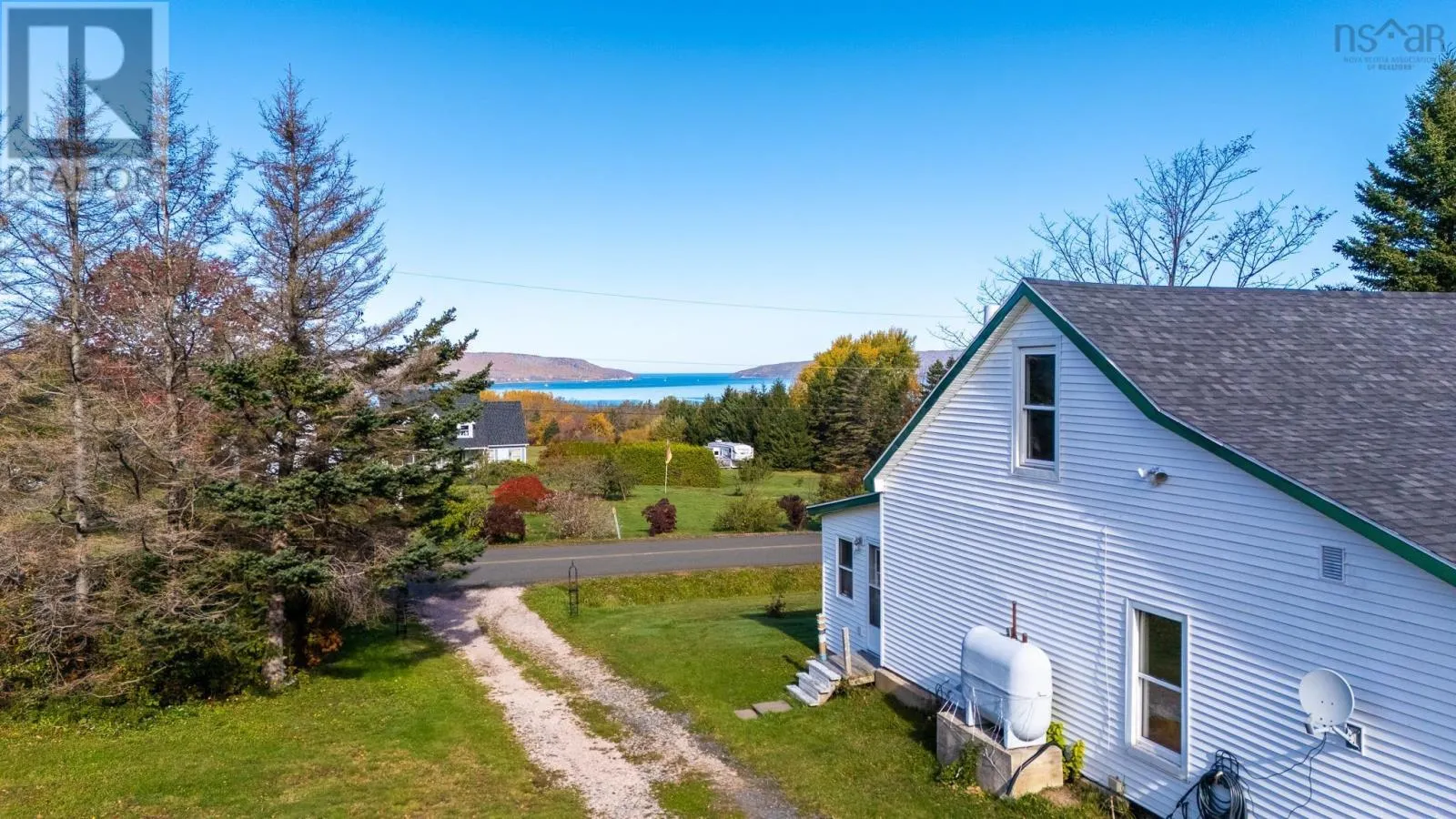 207 West Old Post Road