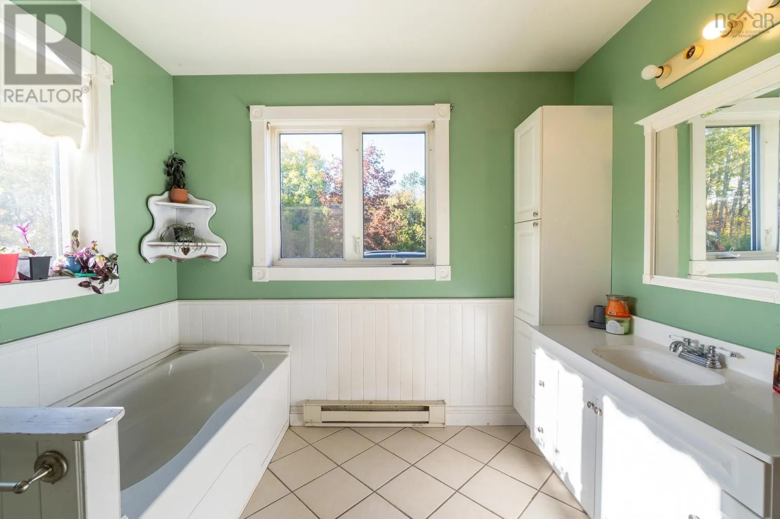 207 West Old Post Road