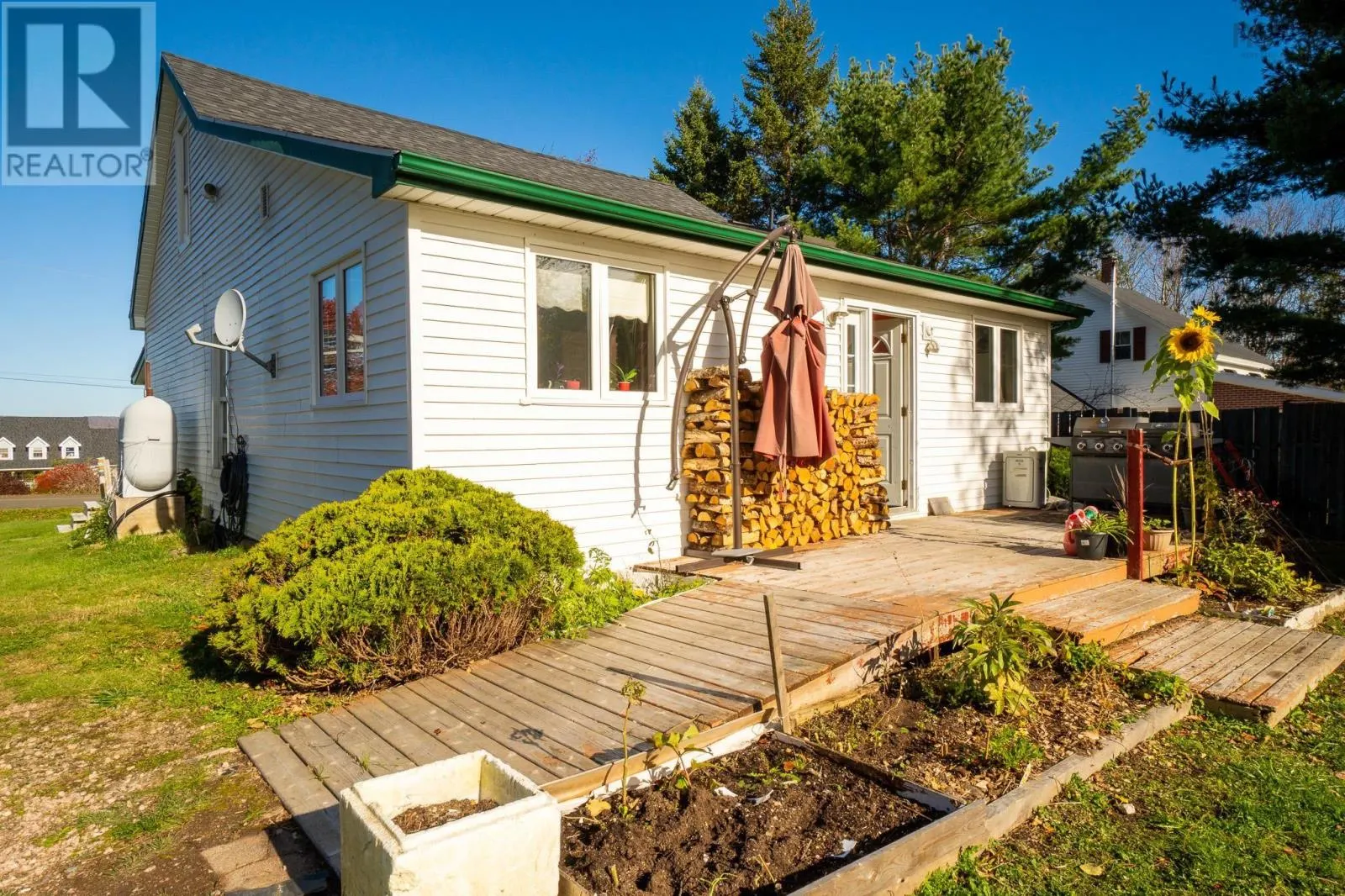 207 West Old Post Road