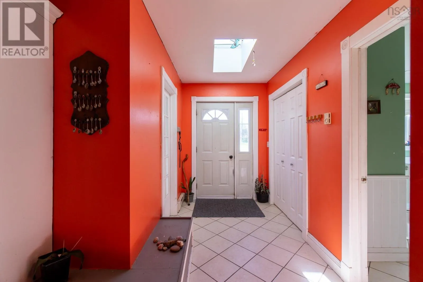 207 West Old Post Road