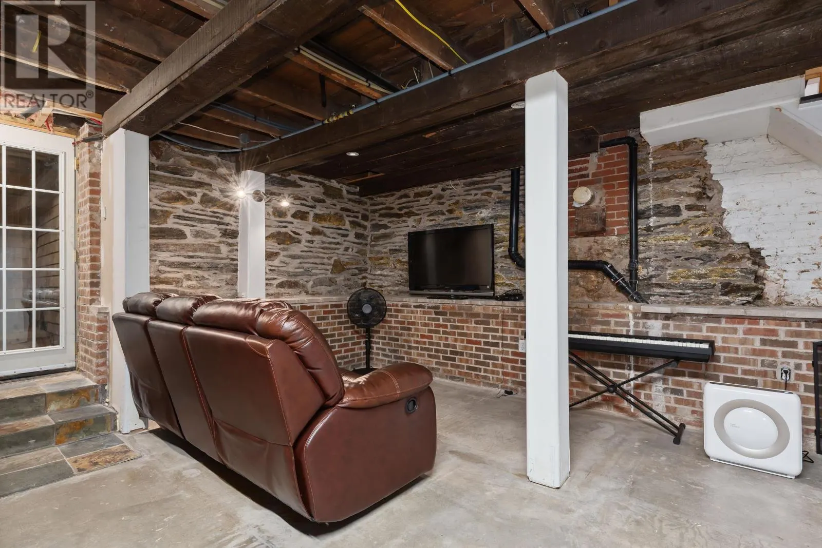 1544 Henry Street