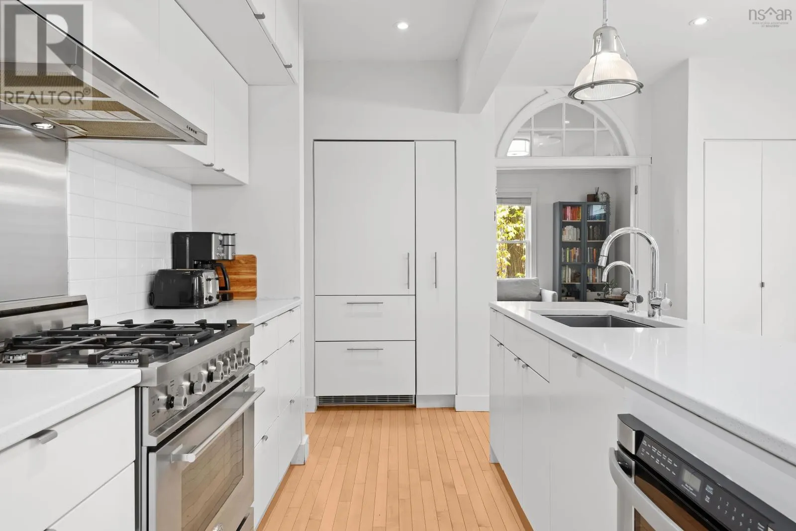 1544 Henry Street